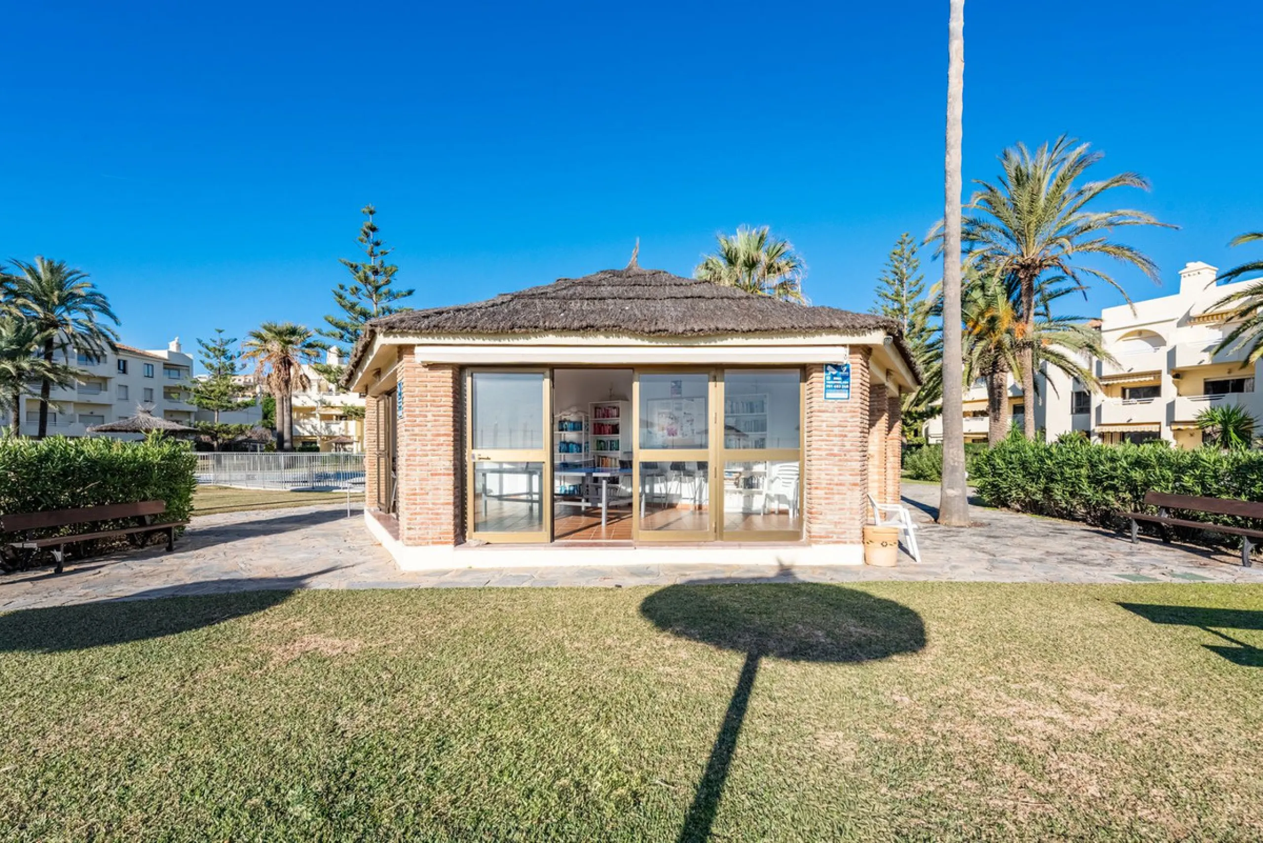 Beachfront Top-Floor Apartment – Prime Investment with Short-Term Rentals allowed