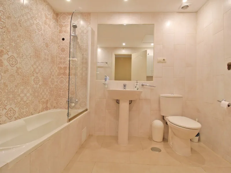 Ground floor apartment, less than 300 meters from the beach.