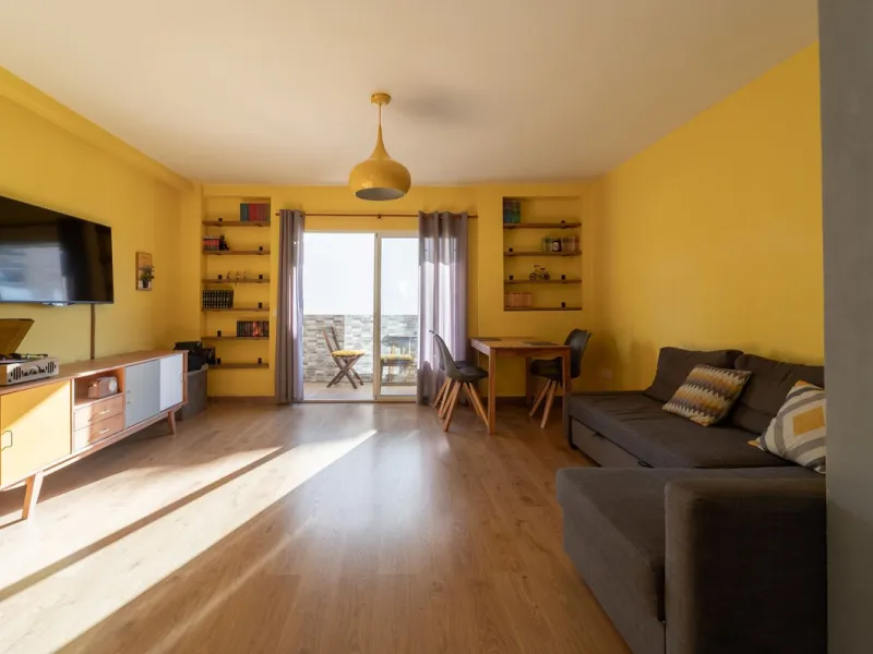 Beautifully renovated three-bedroom apartment located in the very heart of Fuengirola, offering the perfect blend of comfort, style, and convenience. Situated on the third floor of a well-maintained building with only eight apartments, this home is within