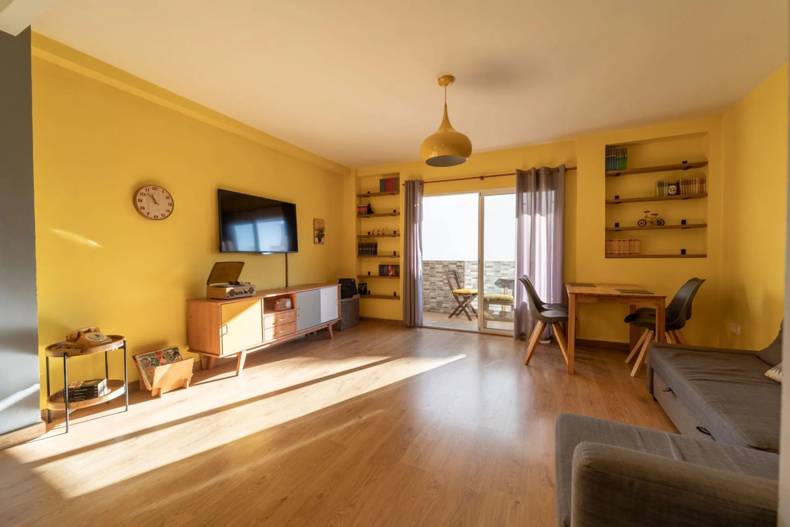 Apartment - Middle Floor Apartment в продаже в Fuengirola, Málaga. В доме 3 спален и 1 ванных комнат. Площадь дома 85 м²