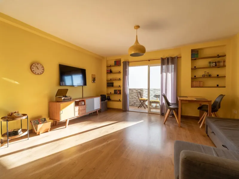 Apartment - Middle Floor Apartment в продаже в Fuengirola, Málaga. В доме 3 спален и 1 ванных комнат. Площадь дома 85 м²