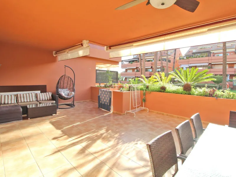 Ground floor apartment, less than 300 meters from the beach.