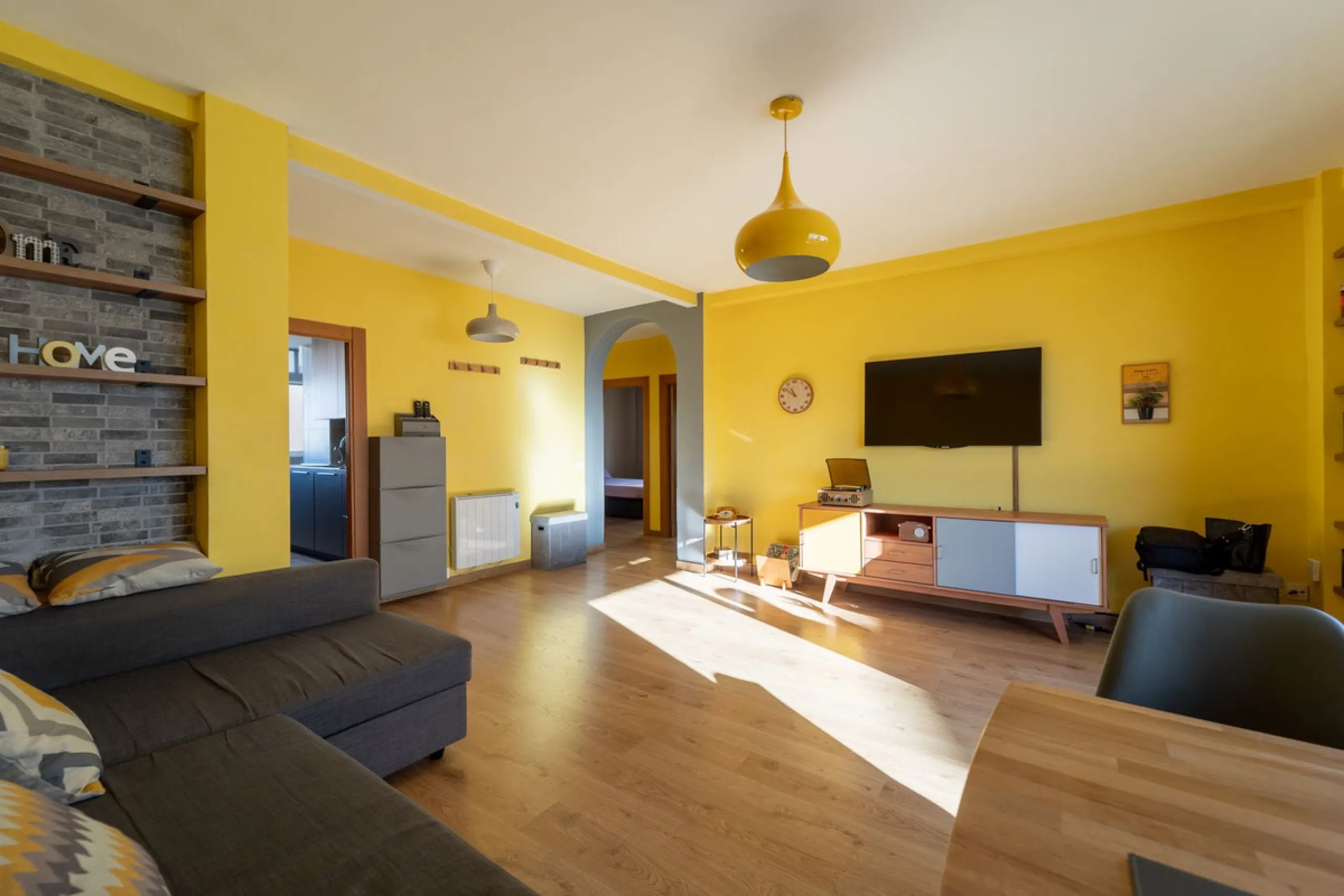 Apartment - Middle Floor Apartment в продаже в Fuengirola, Málaga. В доме 3 спален и 1 ванных комнат. Площадь дома 85 м²