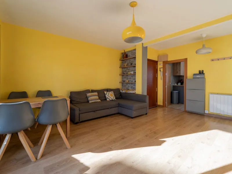Apartment - Middle Floor Apartment в продаже в Fuengirola, Málaga. В доме 3 спален и 1 ванных комнат. Площадь дома 85 м²