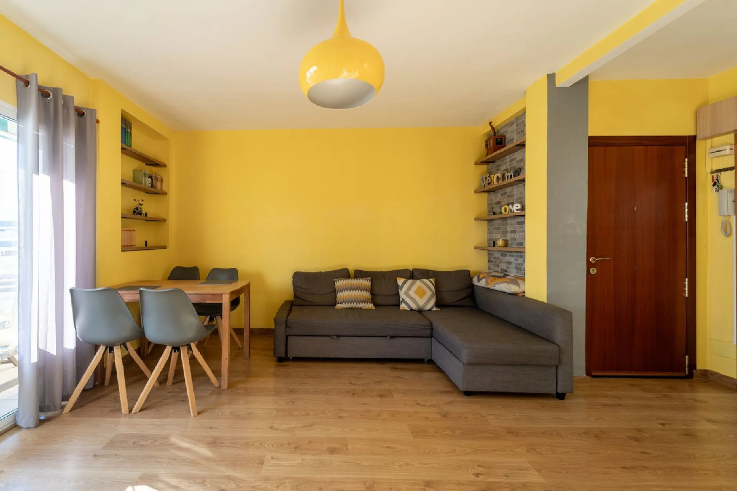 Apartment - Middle Floor Apartment в продаже в Fuengirola, Málaga. В доме 3 спален и 1 ванных комнат. Площадь дома 85 м²