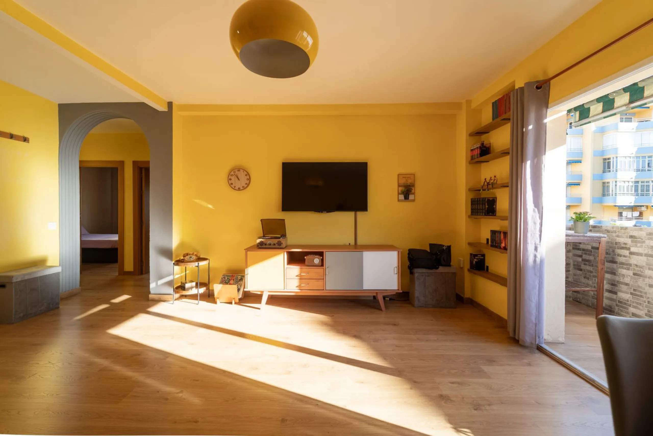 Apartment - Middle Floor Apartment в продаже в Fuengirola, Málaga. В доме 3 спален и 1 ванных комнат. Площадь дома 85 м²