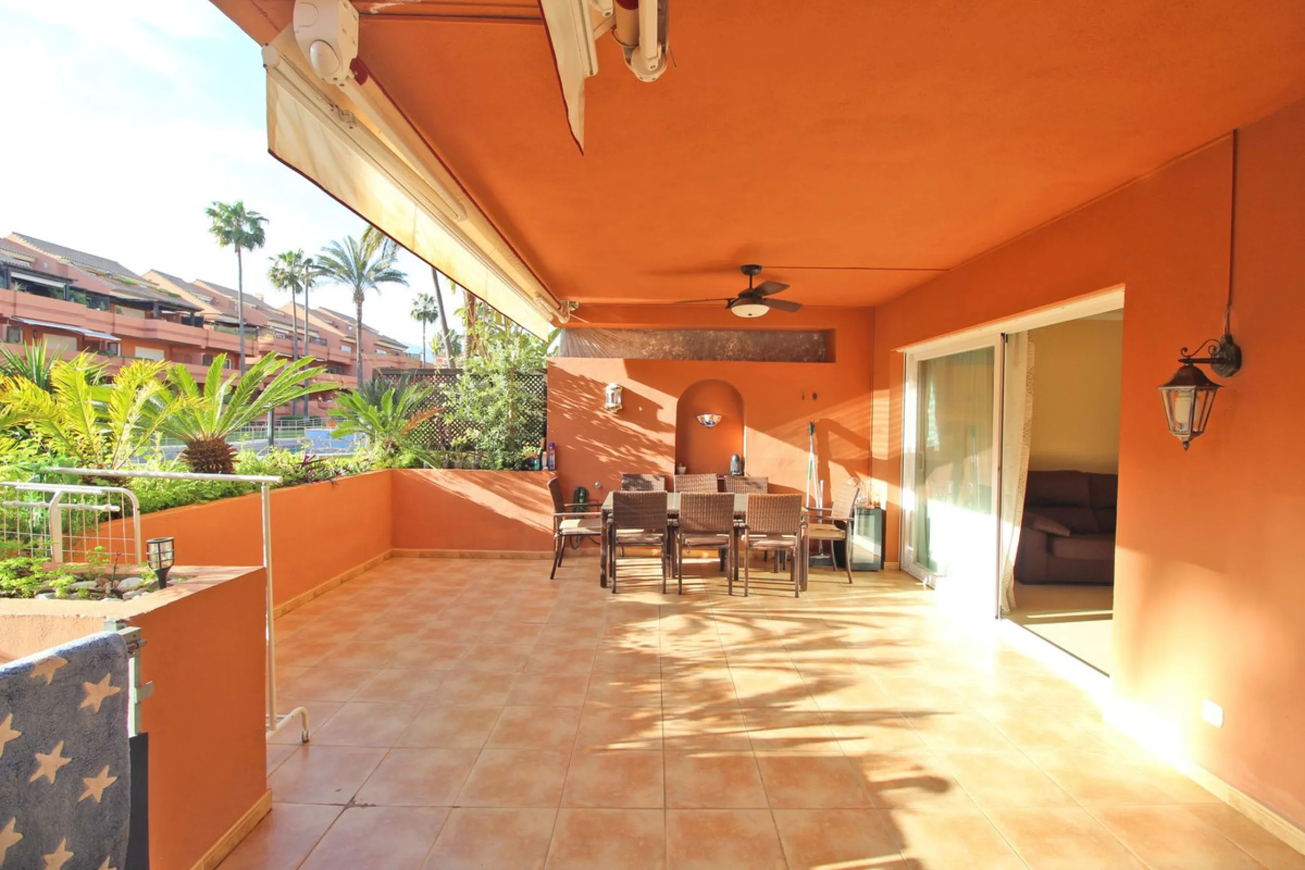 Ground floor apartment, less than 300 meters from the beach.
