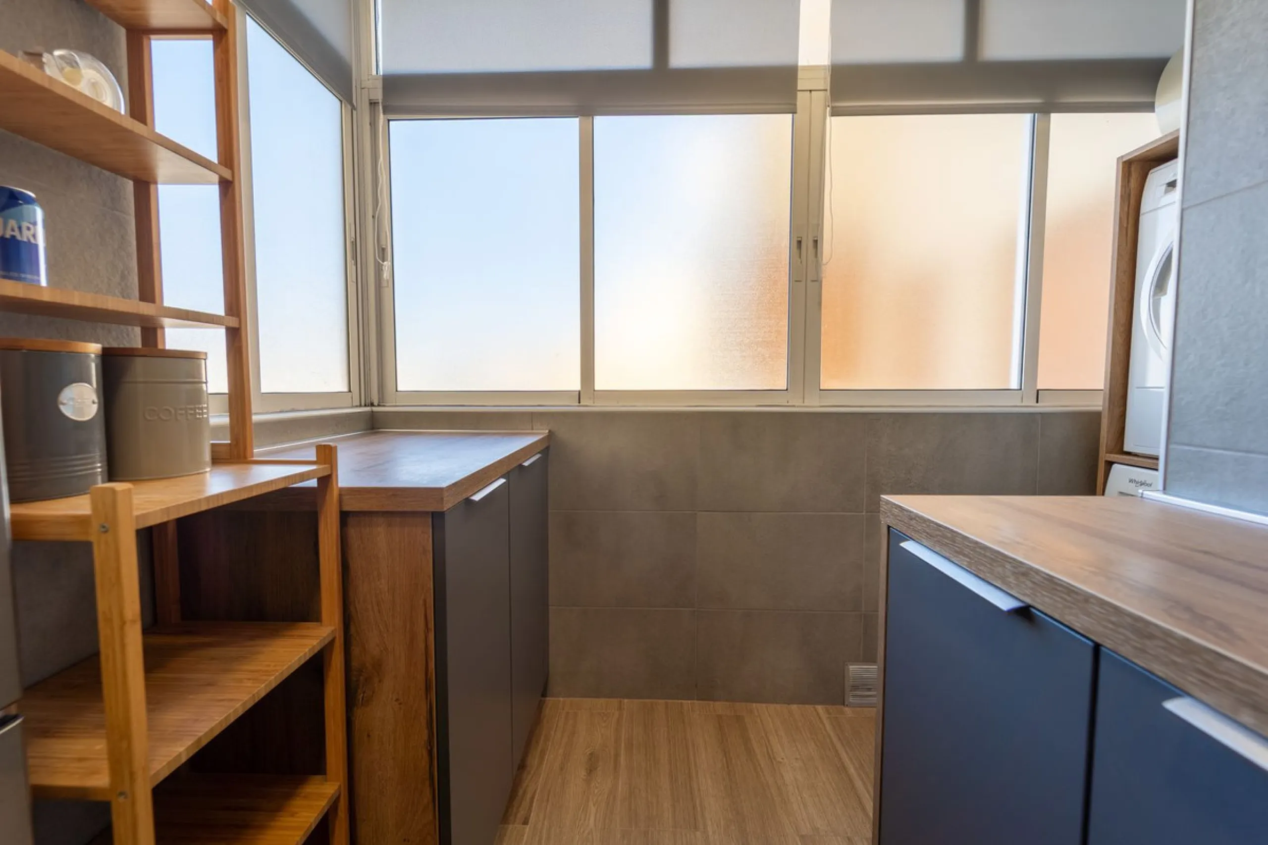 Apartment - Middle Floor Apartment в продаже в Fuengirola, Málaga. В доме 3 спален и 1 ванных комнат. Площадь дома 85 м²