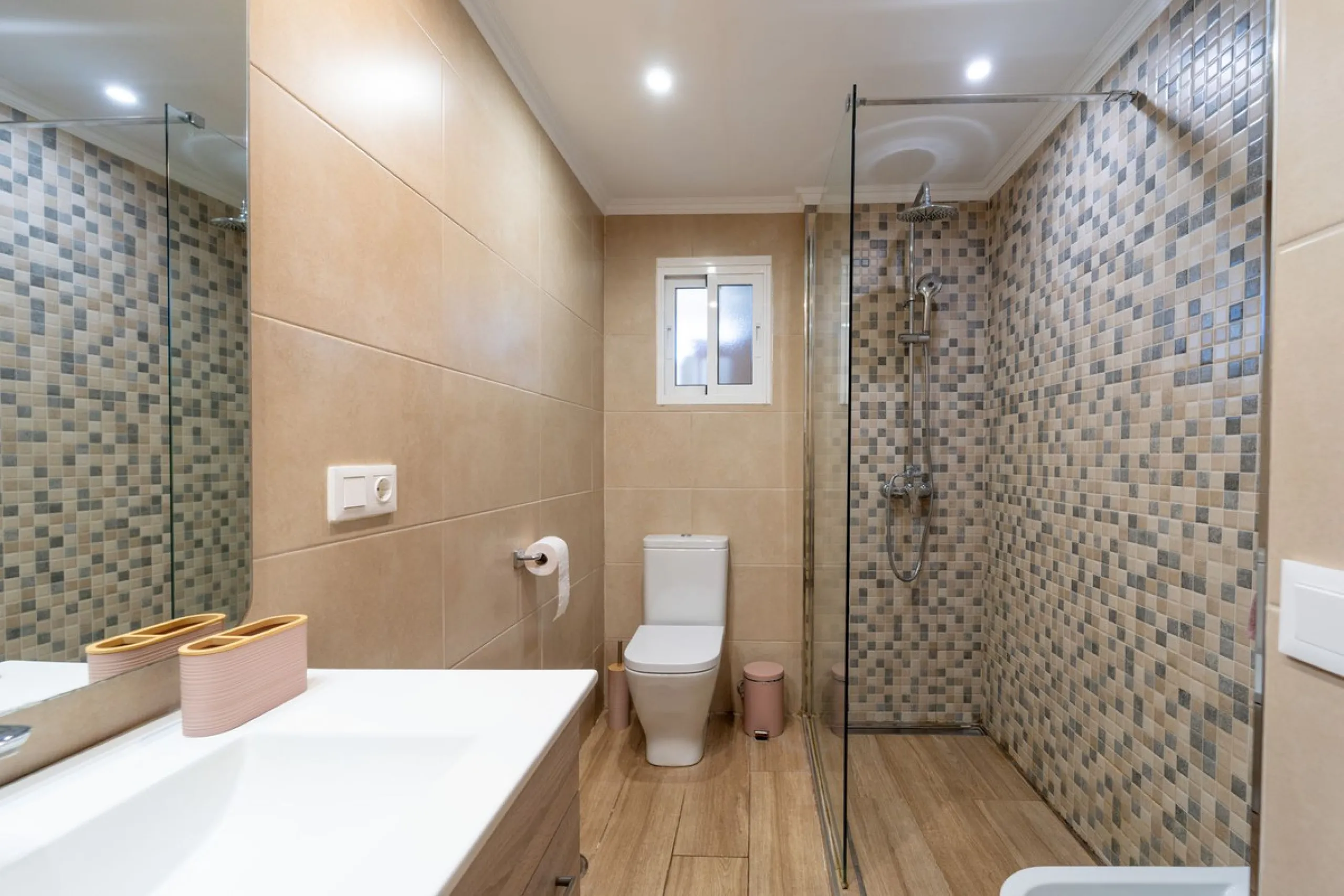 Apartment - Middle Floor Apartment в продаже в Fuengirola, Málaga. В доме 3 спален и 1 ванных комнат. Площадь дома 85 м²