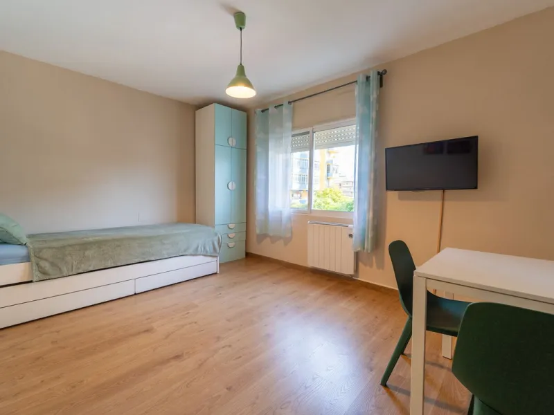 Apartment - Middle Floor Apartment в продаже в Fuengirola, Málaga. В доме 3 спален и 1 ванных комнат. Площадь дома 85 м²