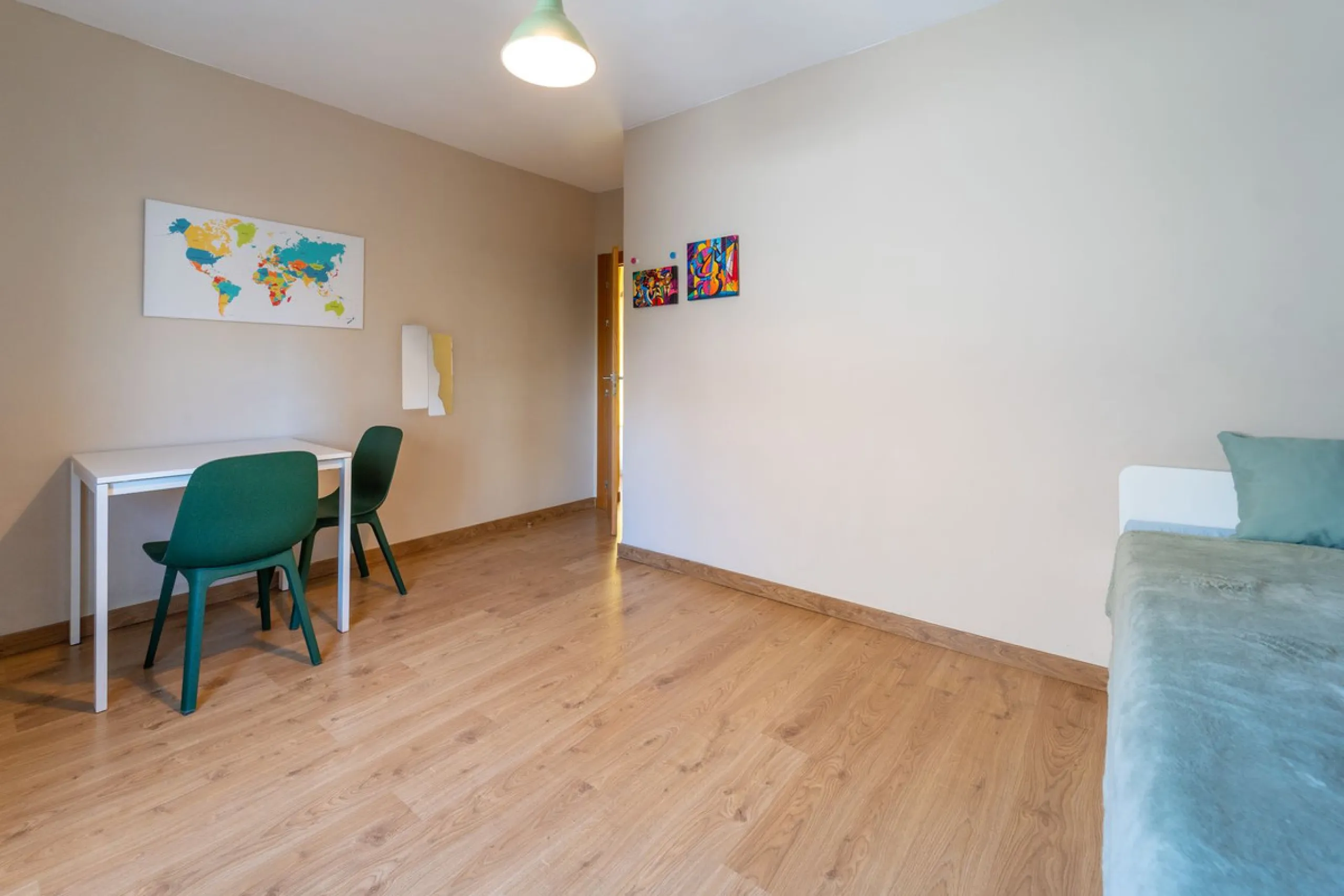 Apartment - Middle Floor Apartment в продаже в Fuengirola, Málaga. В доме 3 спален и 1 ванных комнат. Площадь дома 85 м²