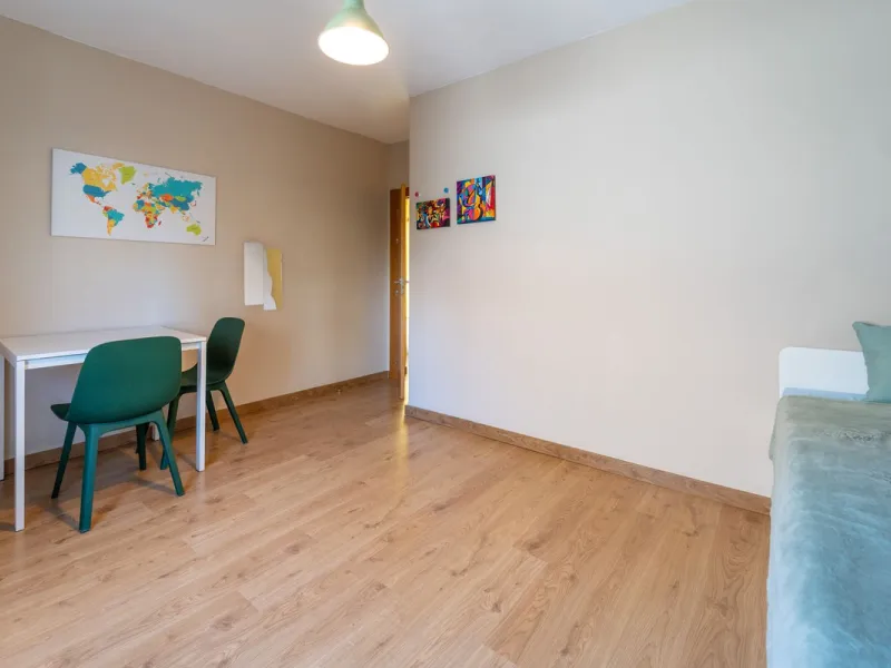 Apartment - Middle Floor Apartment в продаже в Fuengirola, Málaga. В доме 3 спален и 1 ванных комнат. Площадь дома 85 м²