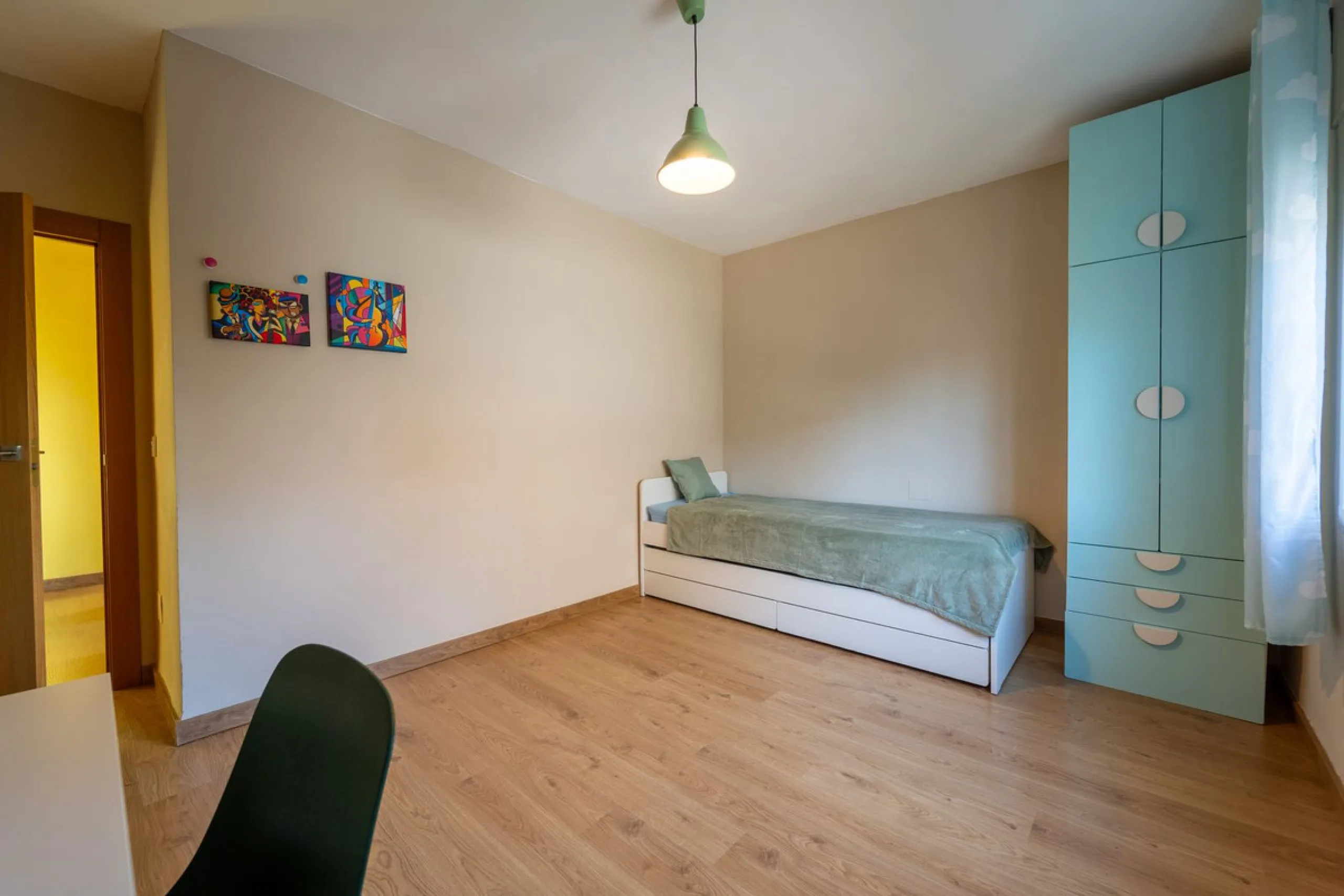 Apartment - Middle Floor Apartment в продаже в Fuengirola, Málaga. В доме 3 спален и 1 ванных комнат. Площадь дома 85 м²