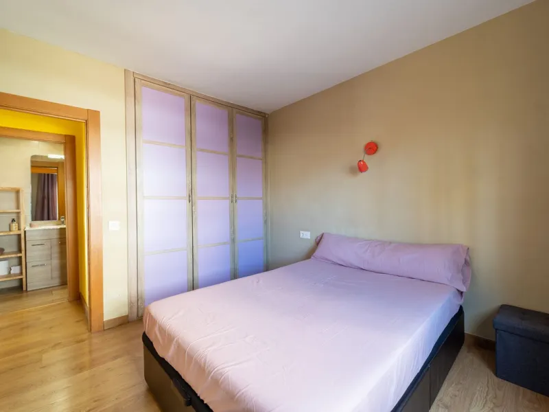 Apartment - Middle Floor Apartment в продаже в Fuengirola, Málaga. В доме 3 спален и 1 ванных комнат. Площадь дома 85 м²