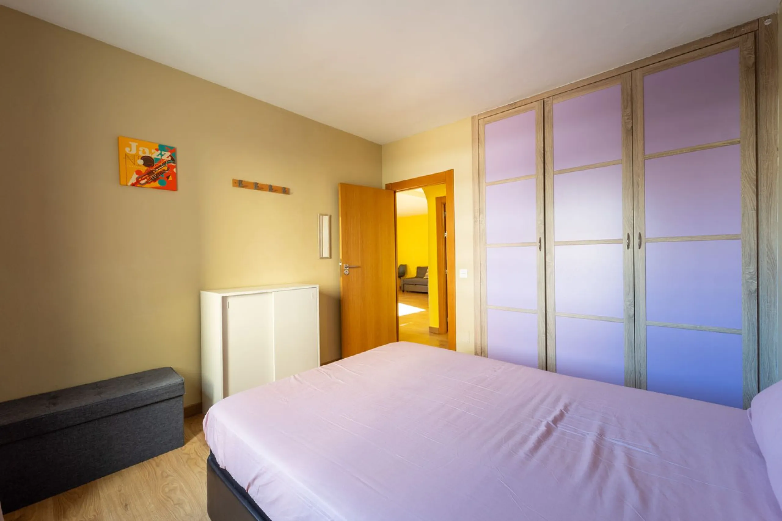 Apartment - Middle Floor Apartment в продаже в Fuengirola, Málaga. В доме 3 спален и 1 ванных комнат. Площадь дома 85 м²