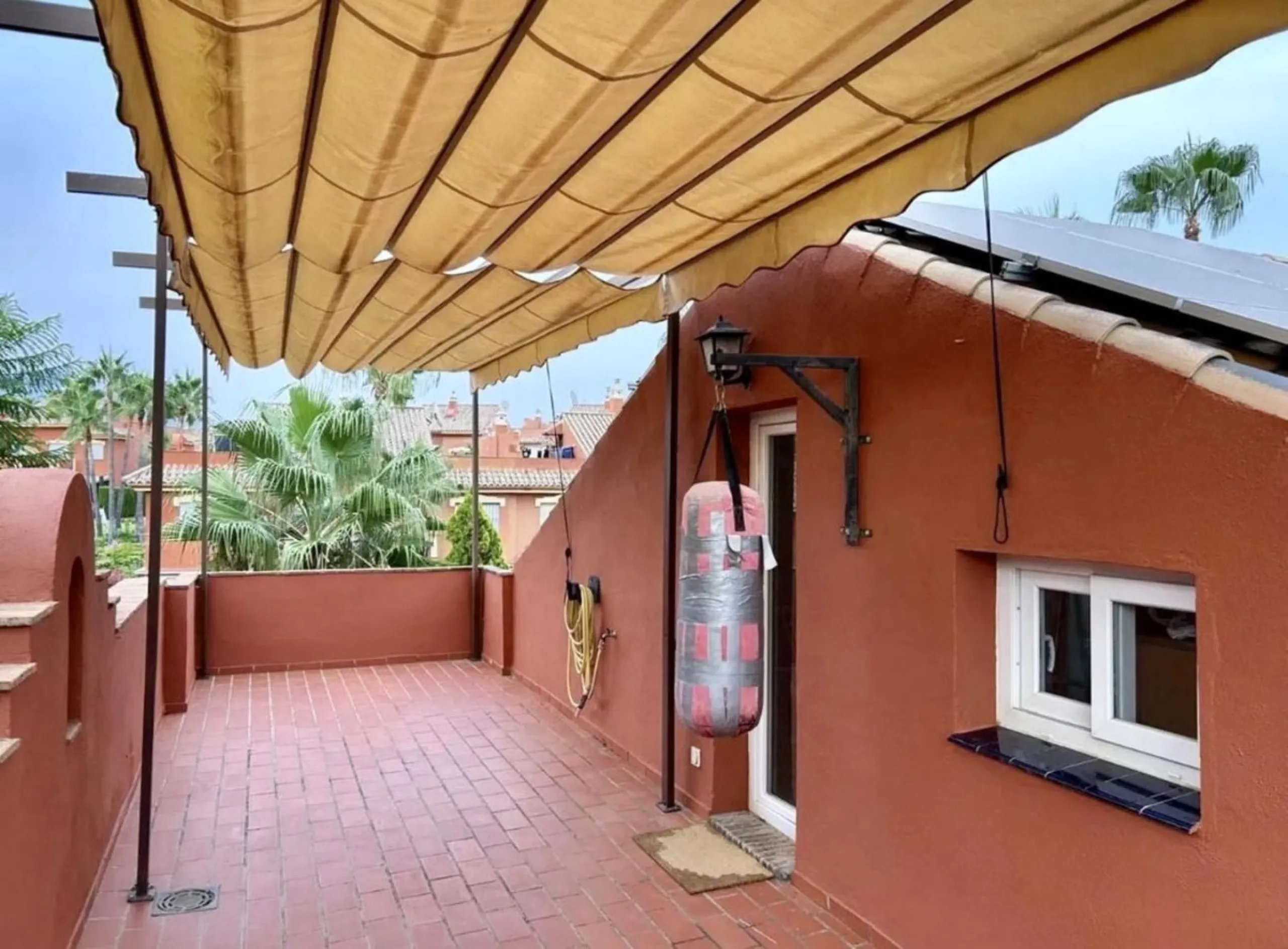 Fantastic semidetached house with a private garden in Atalaya, Monte Biarritz.
