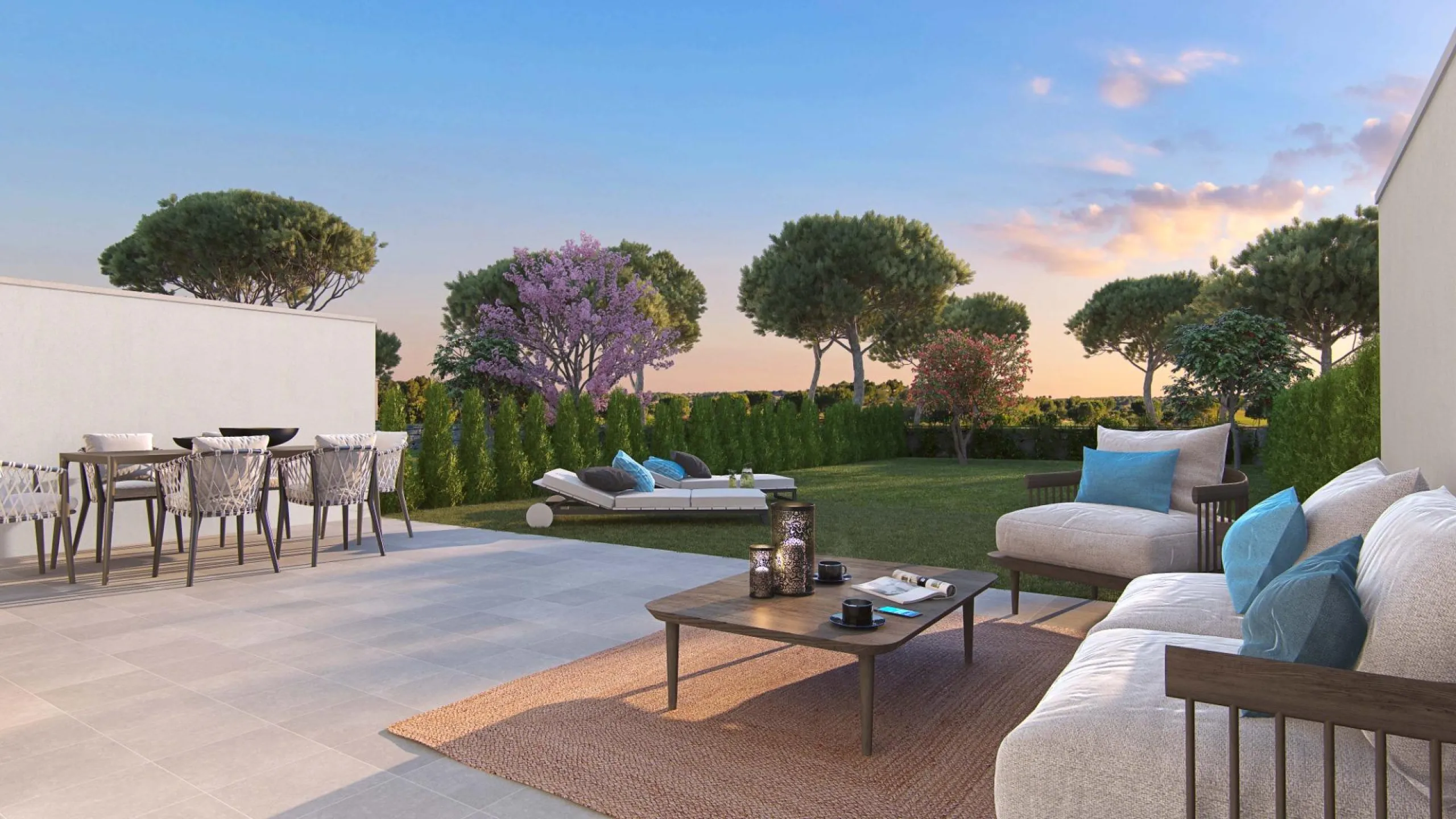 EXCLUSIVE TOWNHOUSES ON THE COSTA DE SOL IN THE AREA OF SOTOGRANDE& & Development of 32 townhouses with 4 bedrooms, front line golf. Generous outdoor space with terrace and private garden. Solarium in some homes, and 2 parking spaces. On the first f