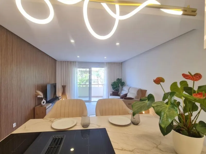 NEWLY RENOVATED apartment in the CENTER of FUENGIROLA, meters from the SEA.