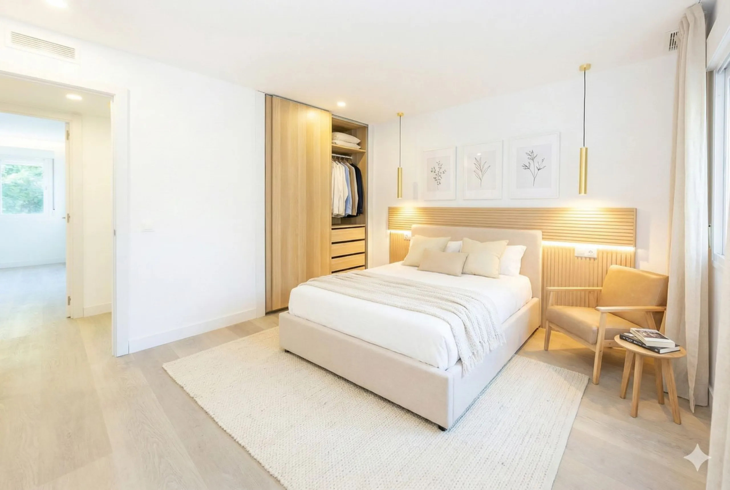 NEWLY RENOVATED apartment in the CENTER of FUENGIROLA, meters from the SEA.
