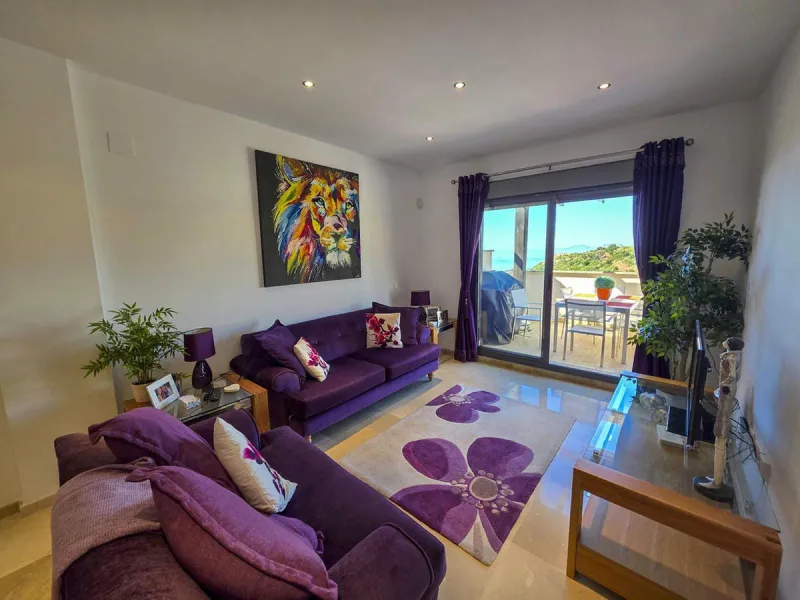 Just minutes from the world-renowned Marina de Sotogrande, in the exclusive Bahía de las Rocas/La Paloma district, lies this elegant residential complex designed for comfort, style, and relaxation.