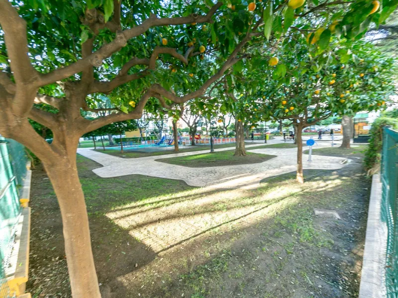 NEWLY RENOVATED apartment in the CENTER of FUENGIROLA, meters from the SEA.