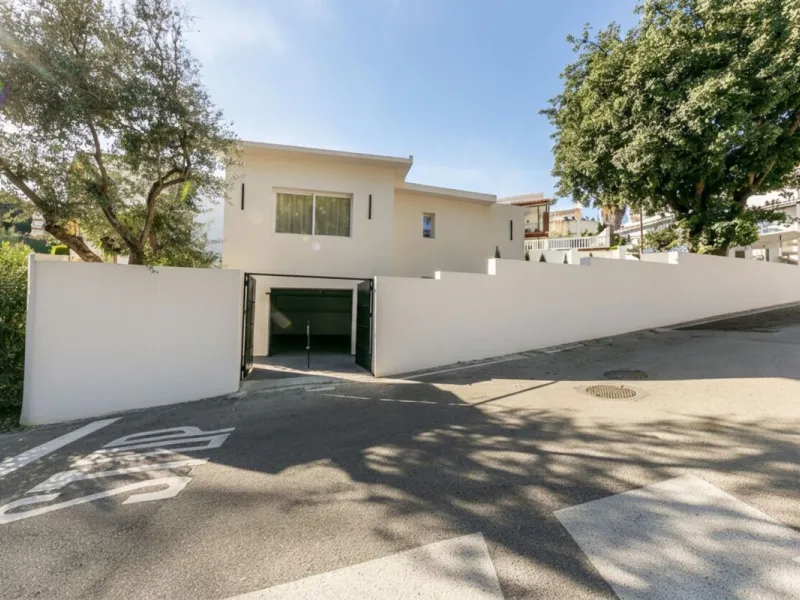 Brand New Designer Villa: Absolute Tranquility and Close to Everything