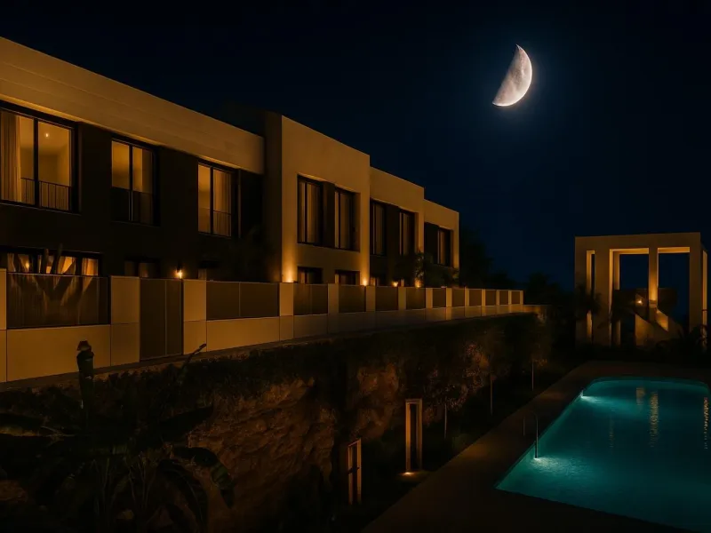 New Build Townhouses with Sea Views near Miraflores Golf Calahonda& & Boutique Residential in a Prime Calahonda Location& This exclusive new construction project consists of a boutique collection of only 13 two and three bedroom townhouses and co