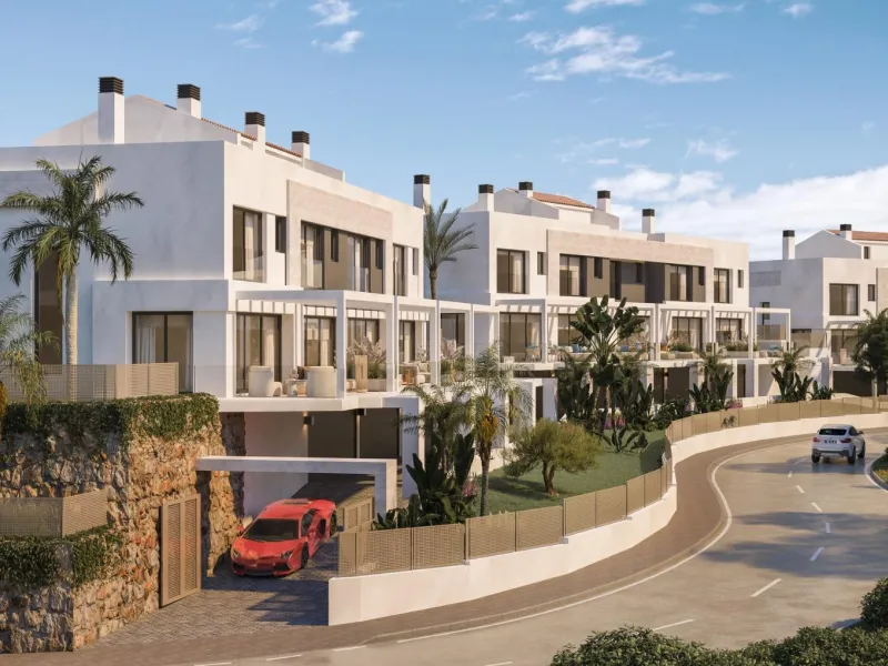 New Build Townhouses with Sea Views near Miraflores Golf Calahonda& & Boutique Residential in a Prime Calahonda Location& This exclusive new construction project consists of a boutique collection of only 13 two and three bedroom townhouses and co