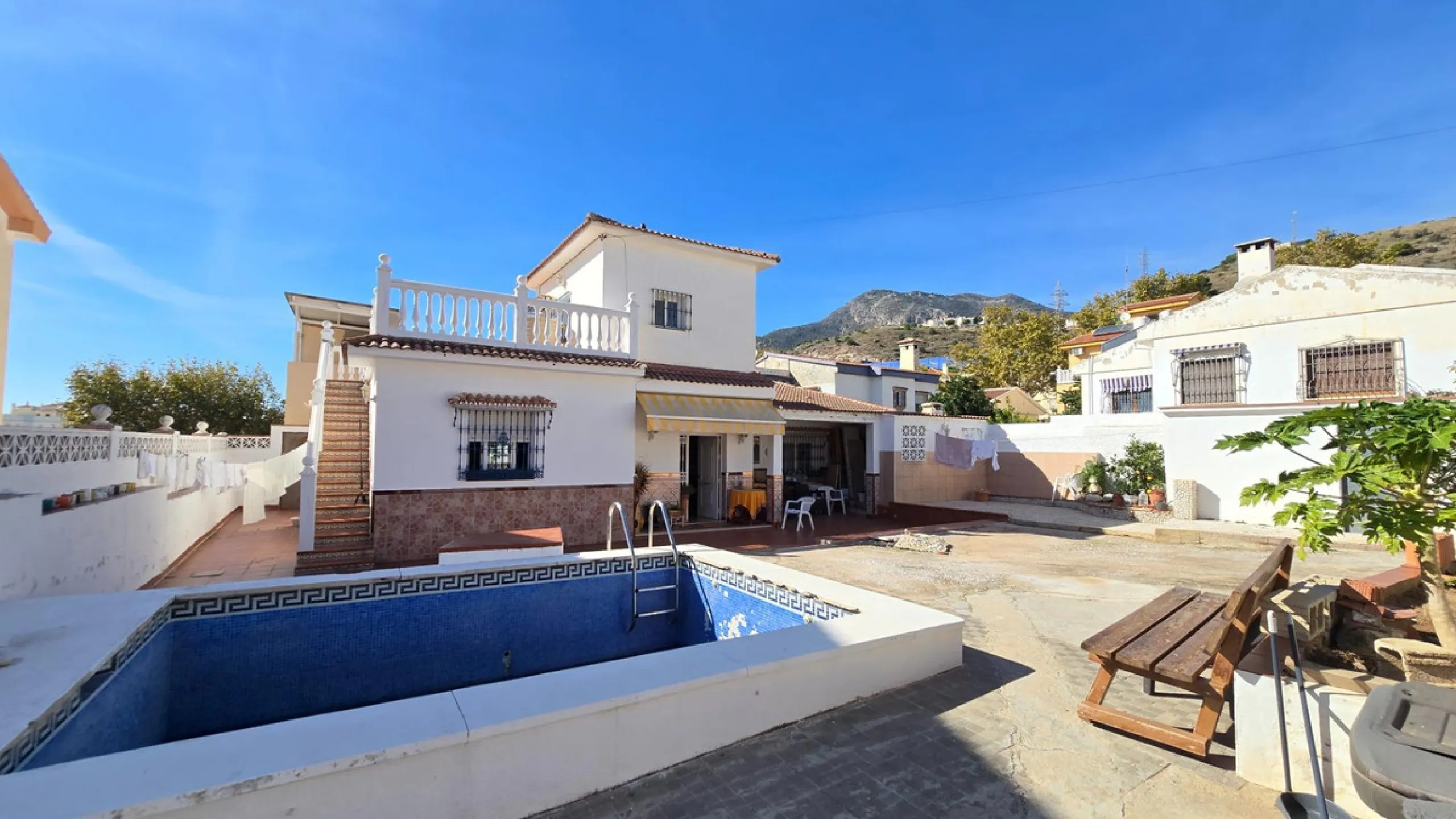 Detached villa in Benalmádena with views and pool