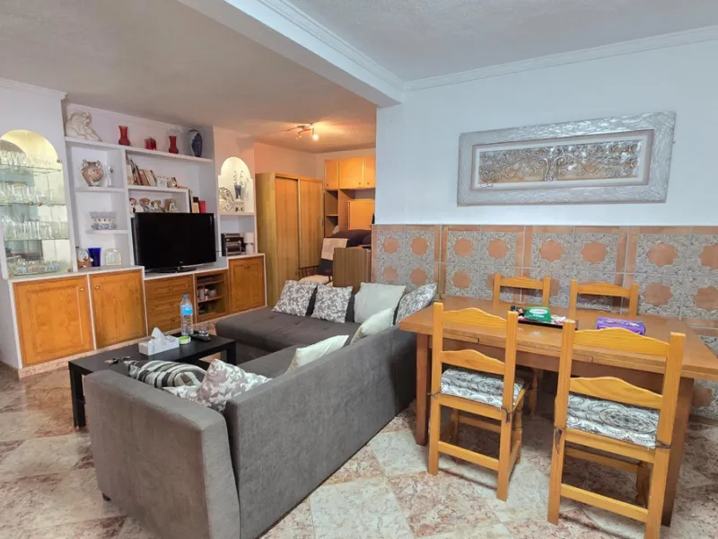 Detached villa in Benalmádena with views and pool