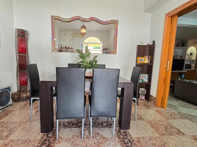 Detached villa in Benalmádena with views and pool