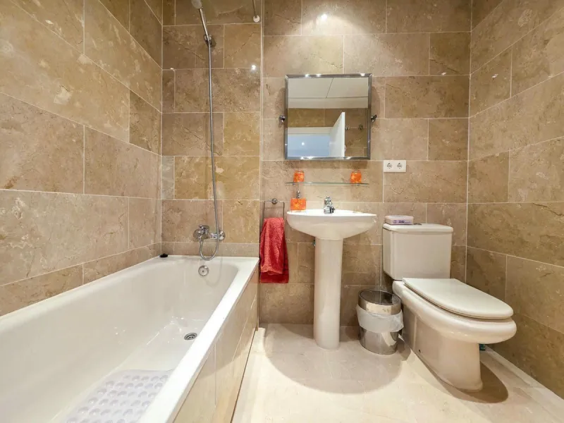 Just minutes from the world-renowned Marina de Sotogrande, in the exclusive Bahía de las Rocas/La Paloma district, lies this elegant residential complex designed for comfort, style, and relaxation.
