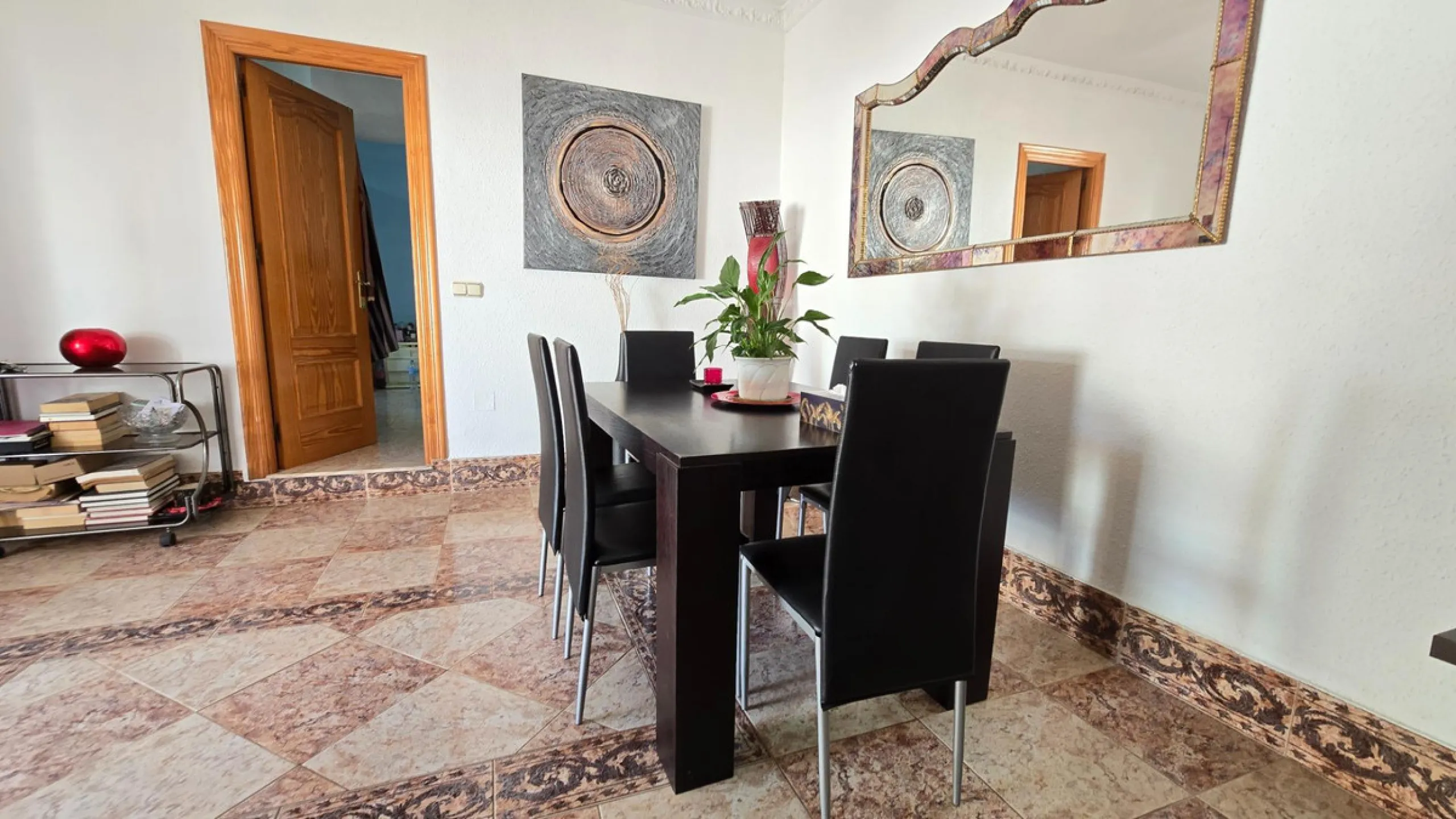 Detached villa in Benalmádena with views and pool