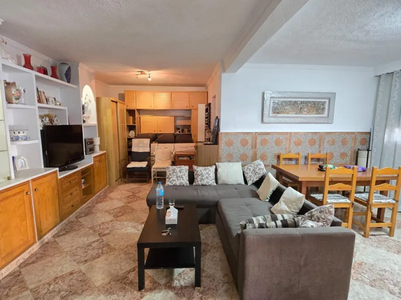 Detached villa in Benalmádena with views and pool