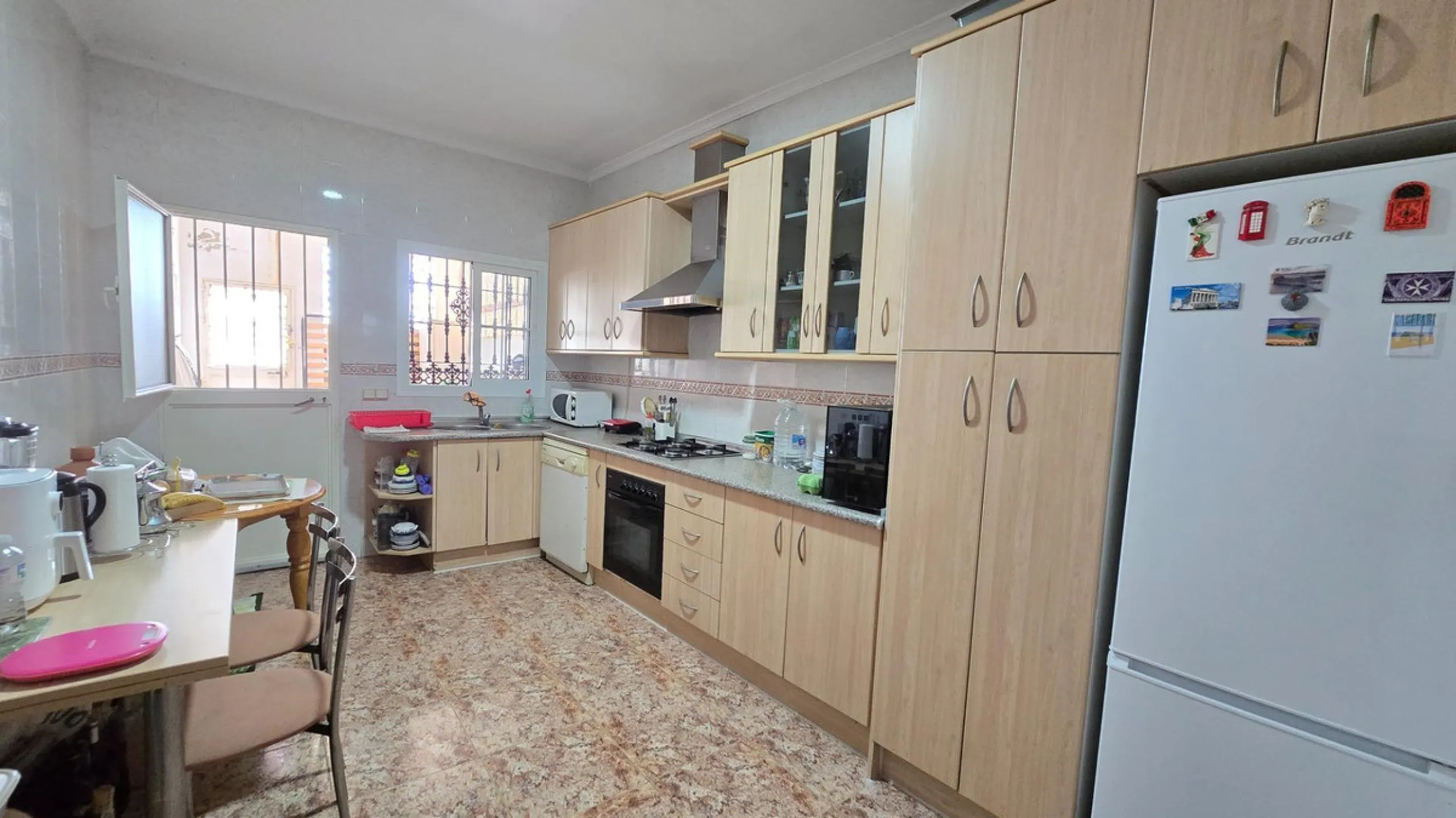 Detached villa in Benalmádena with views and pool