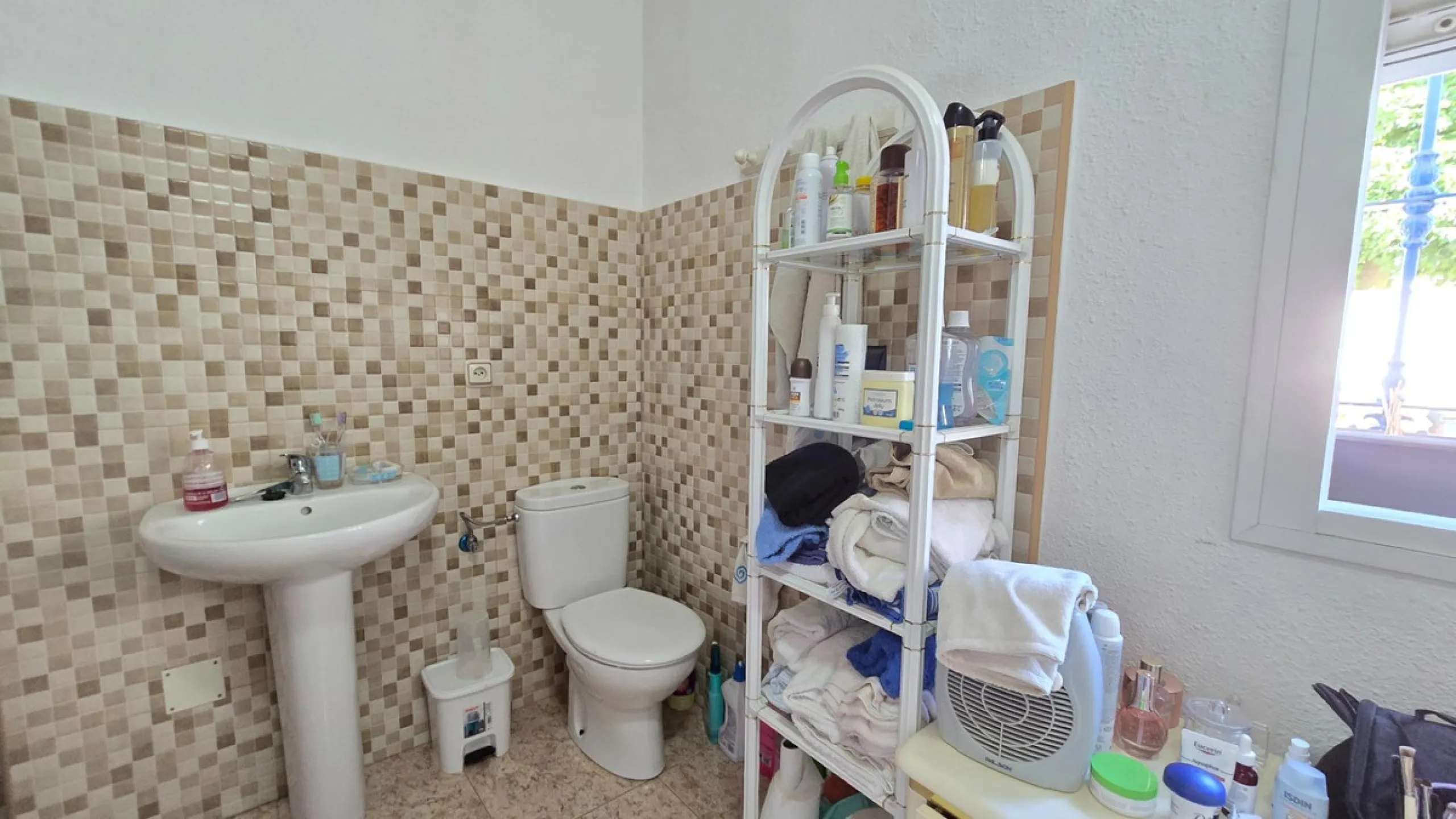 Detached villa in Benalmádena with views and pool