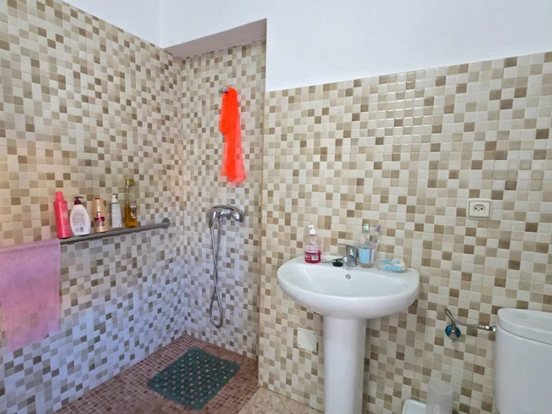 Detached villa in Benalmádena with views and pool