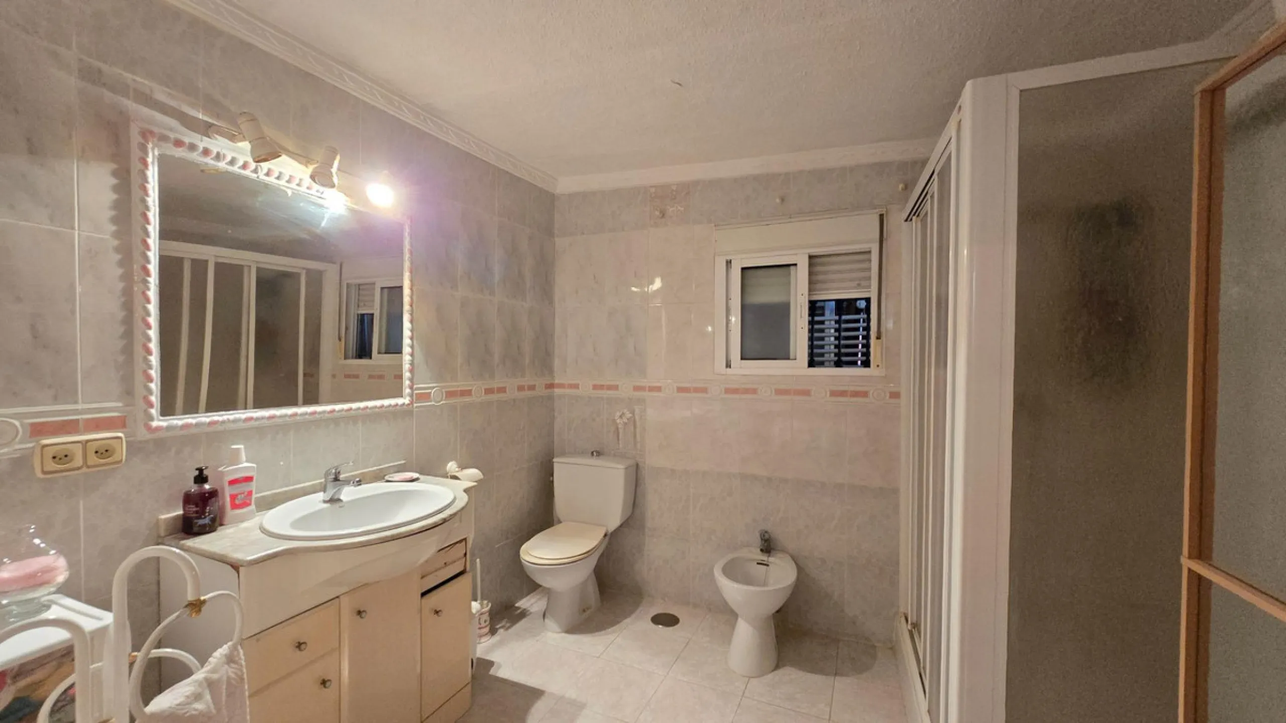 Detached villa in Benalmádena with views and pool