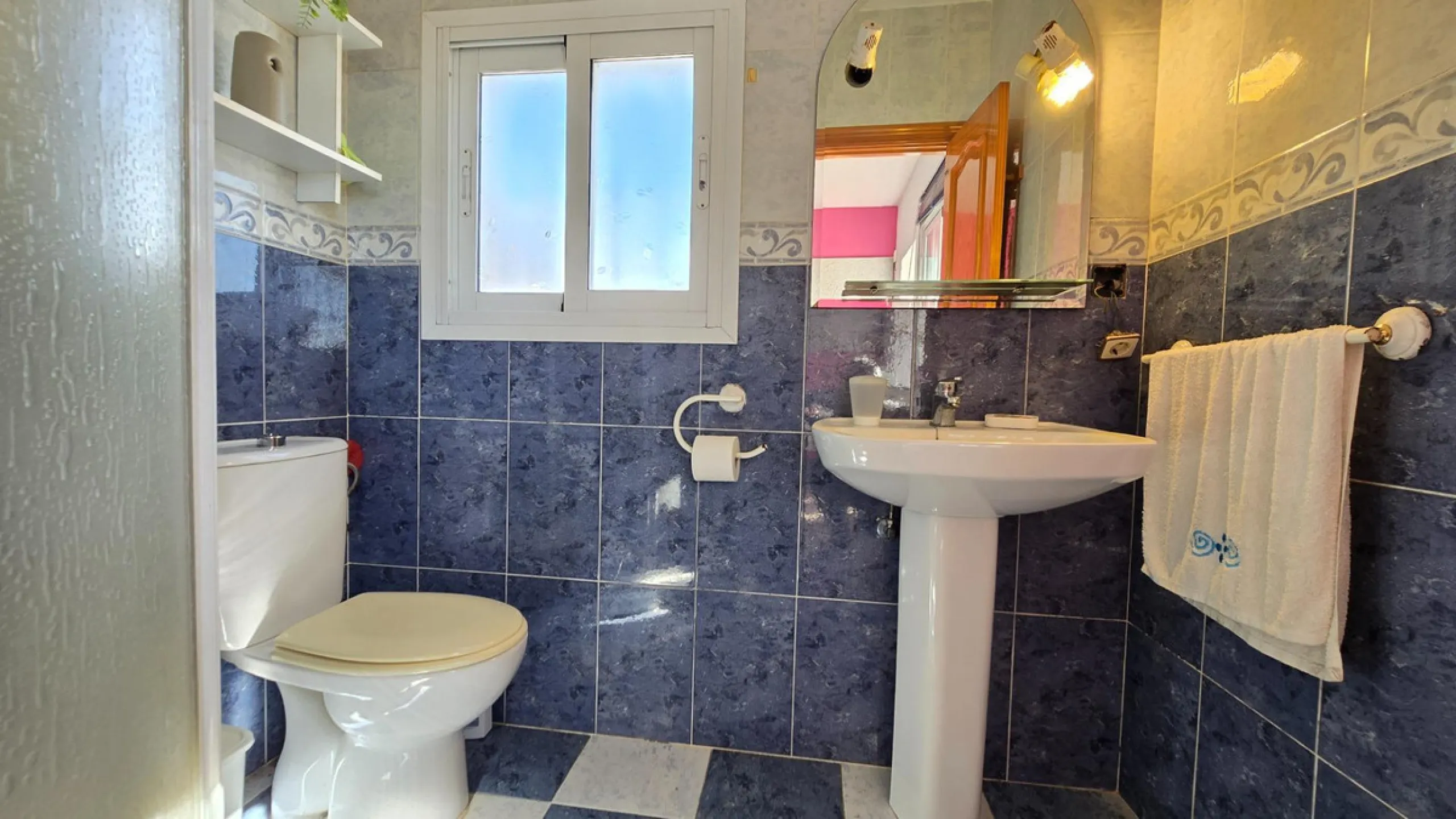 Detached villa in Benalmádena with views and pool