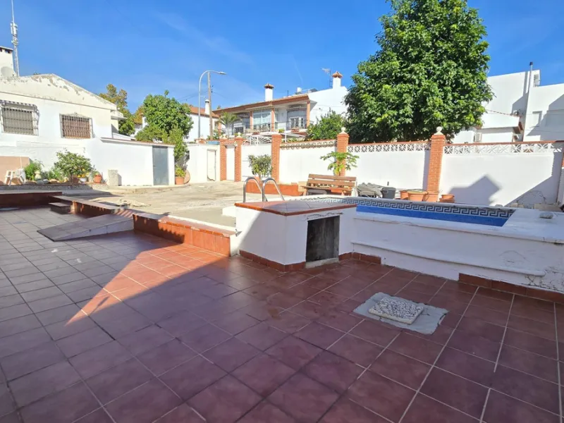 Detached villa in Benalmádena with views and pool