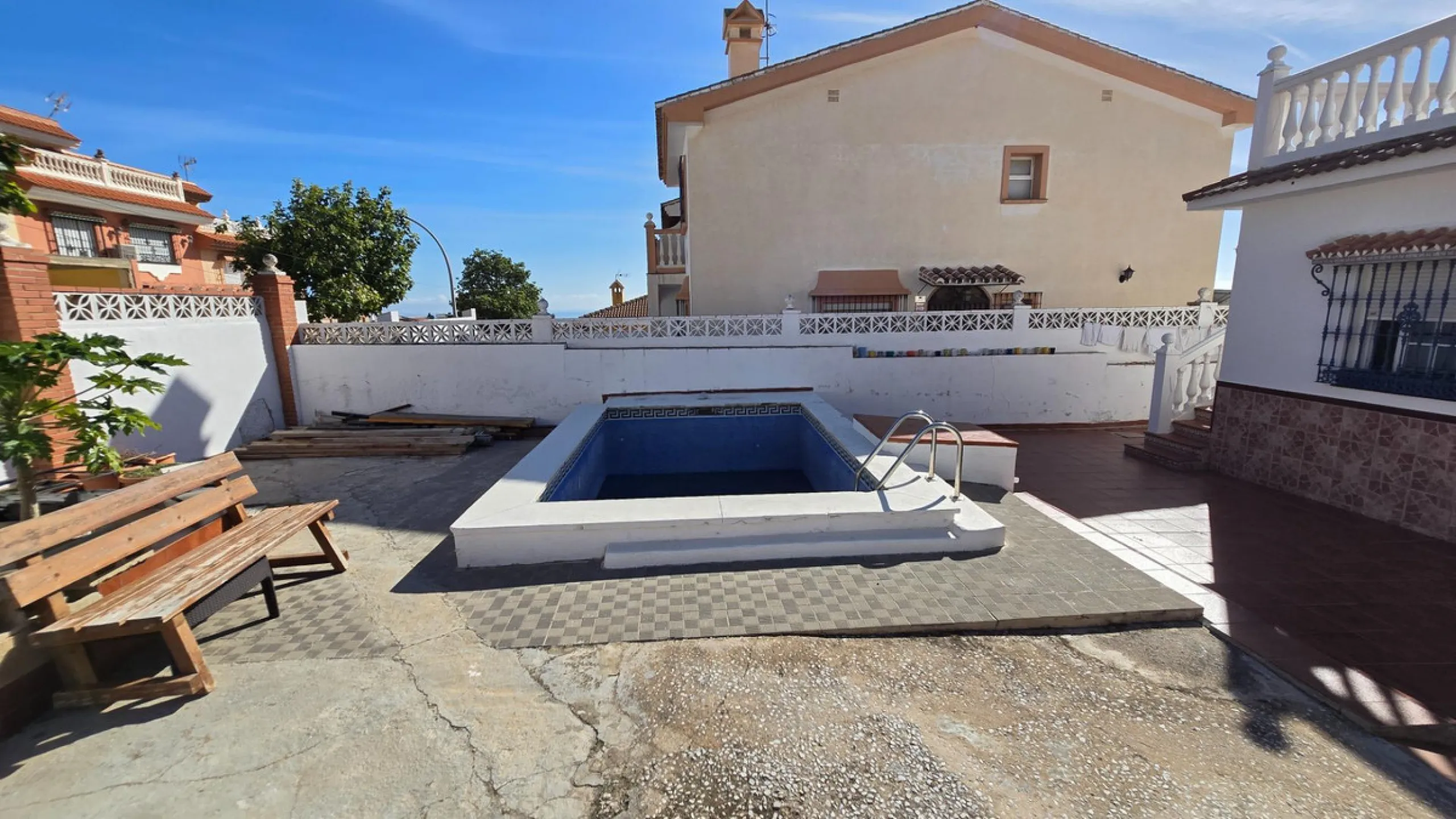 Detached villa in Benalmádena with views and pool