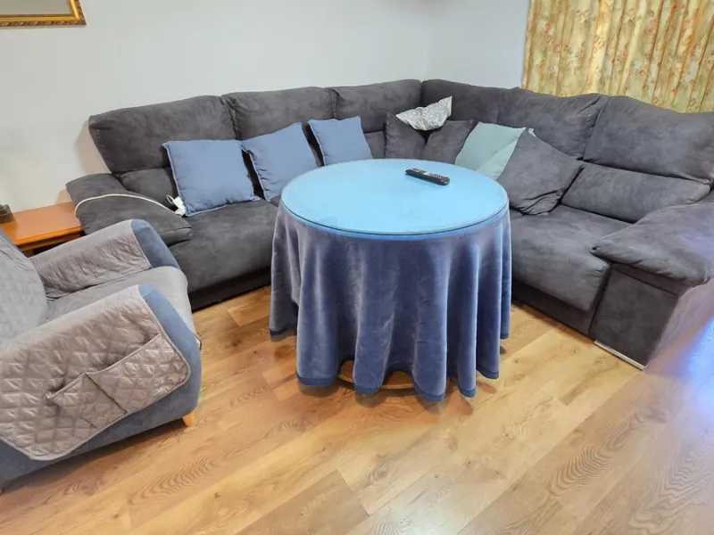 We present this spacious and bright duplex apartment located in the heart of Arroyo de la Miel, Benalmádena.