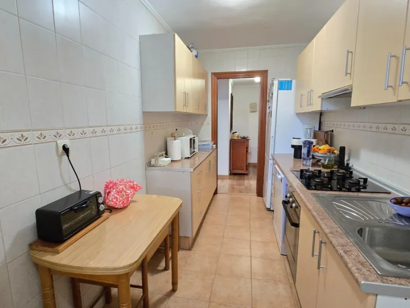 We present this spacious and bright duplex apartment located in the heart of Arroyo de la Miel, Benalmádena.