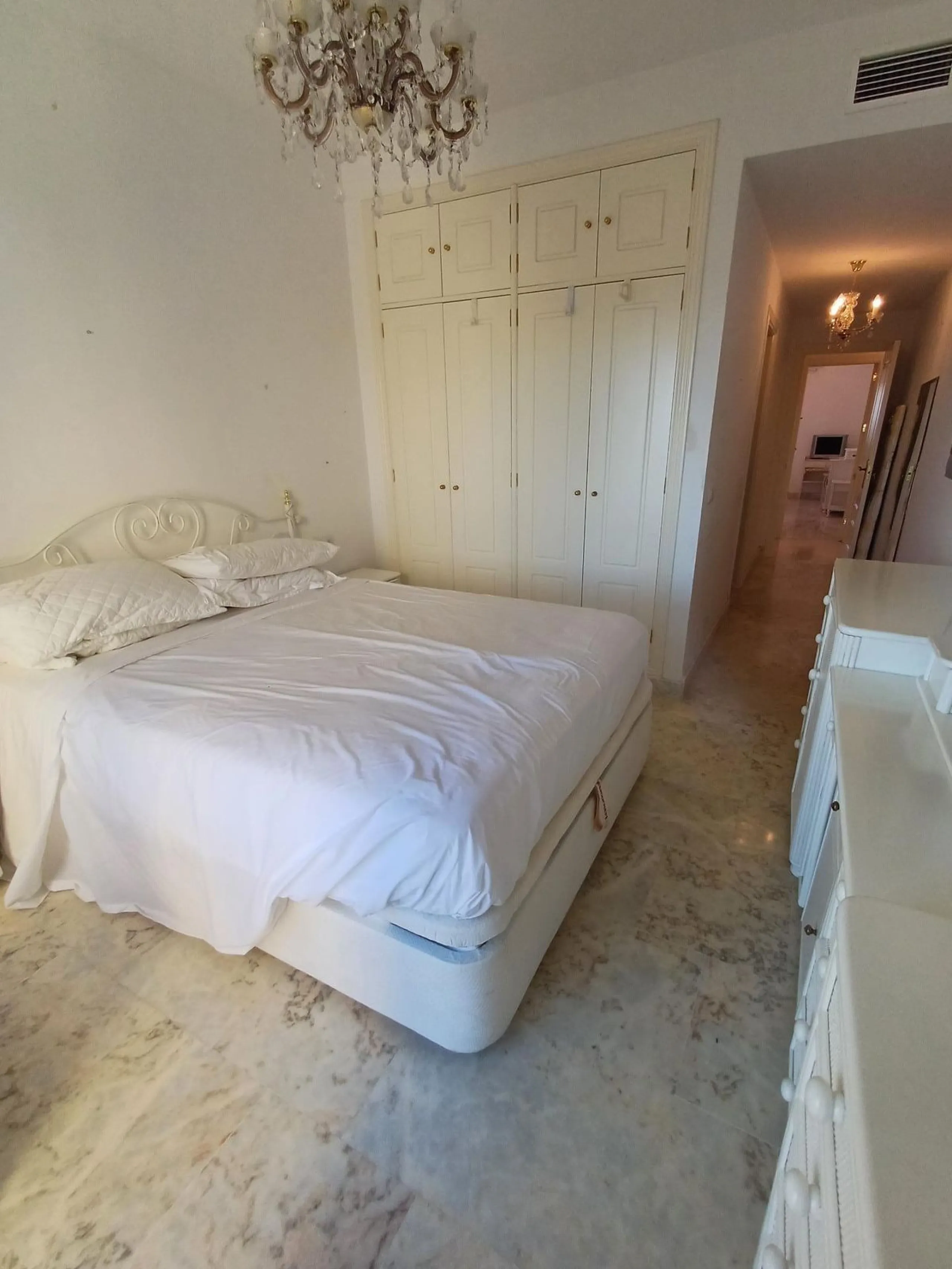 Larg apartment 3B2b + parking in Jardin Botanico, La Cala de Mijas.