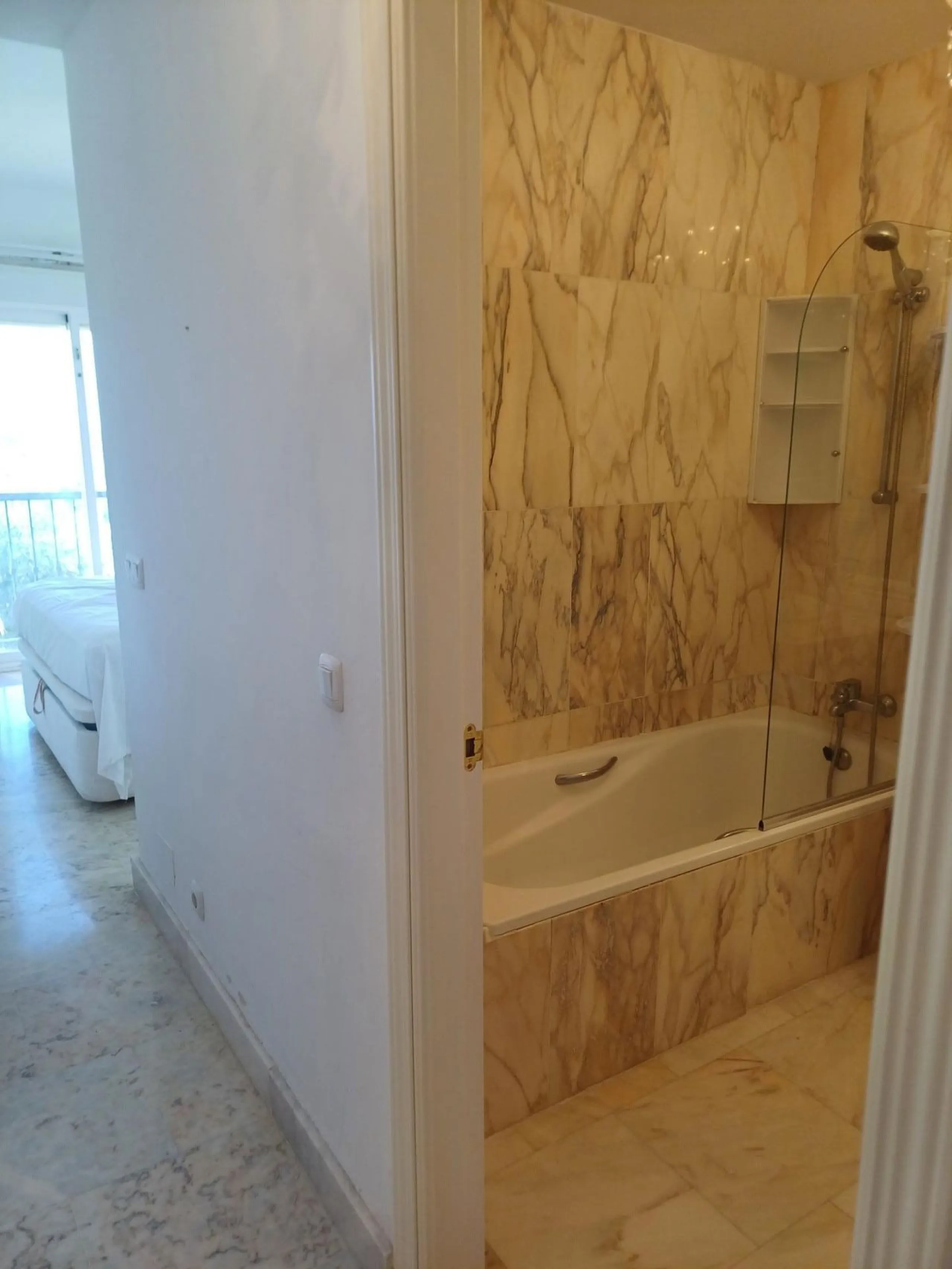 Larg apartment 3B2b + parking in Jardin Botanico, La Cala de Mijas.