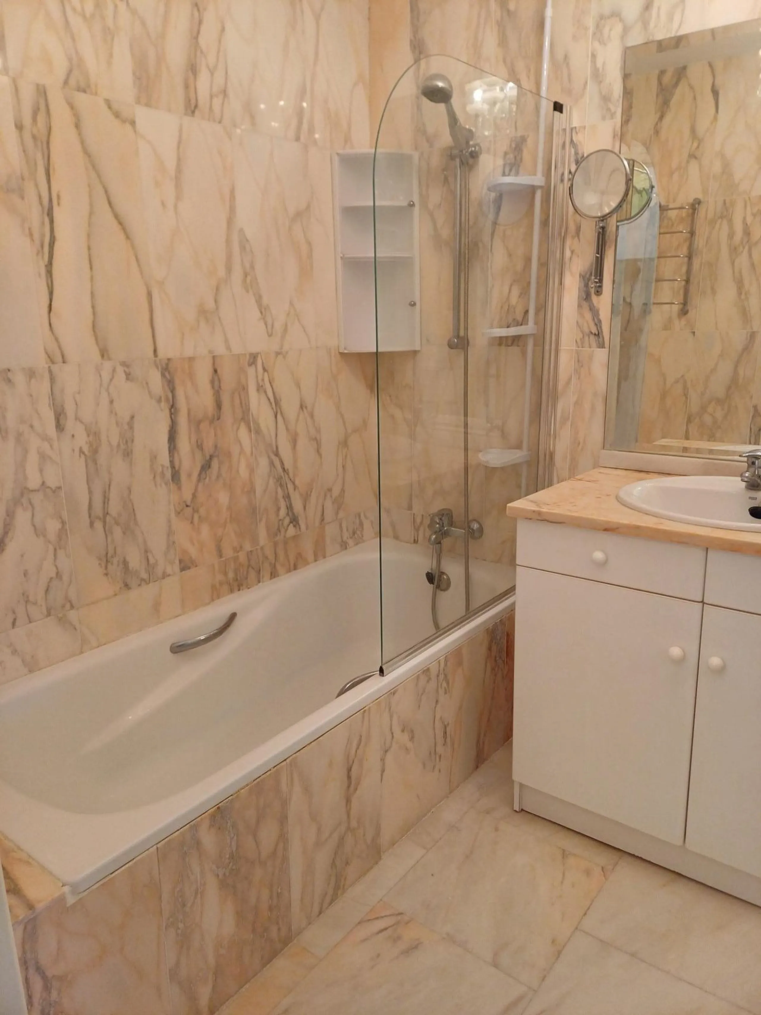 Larg apartment 3B2b + parking in Jardin Botanico, La Cala de Mijas.