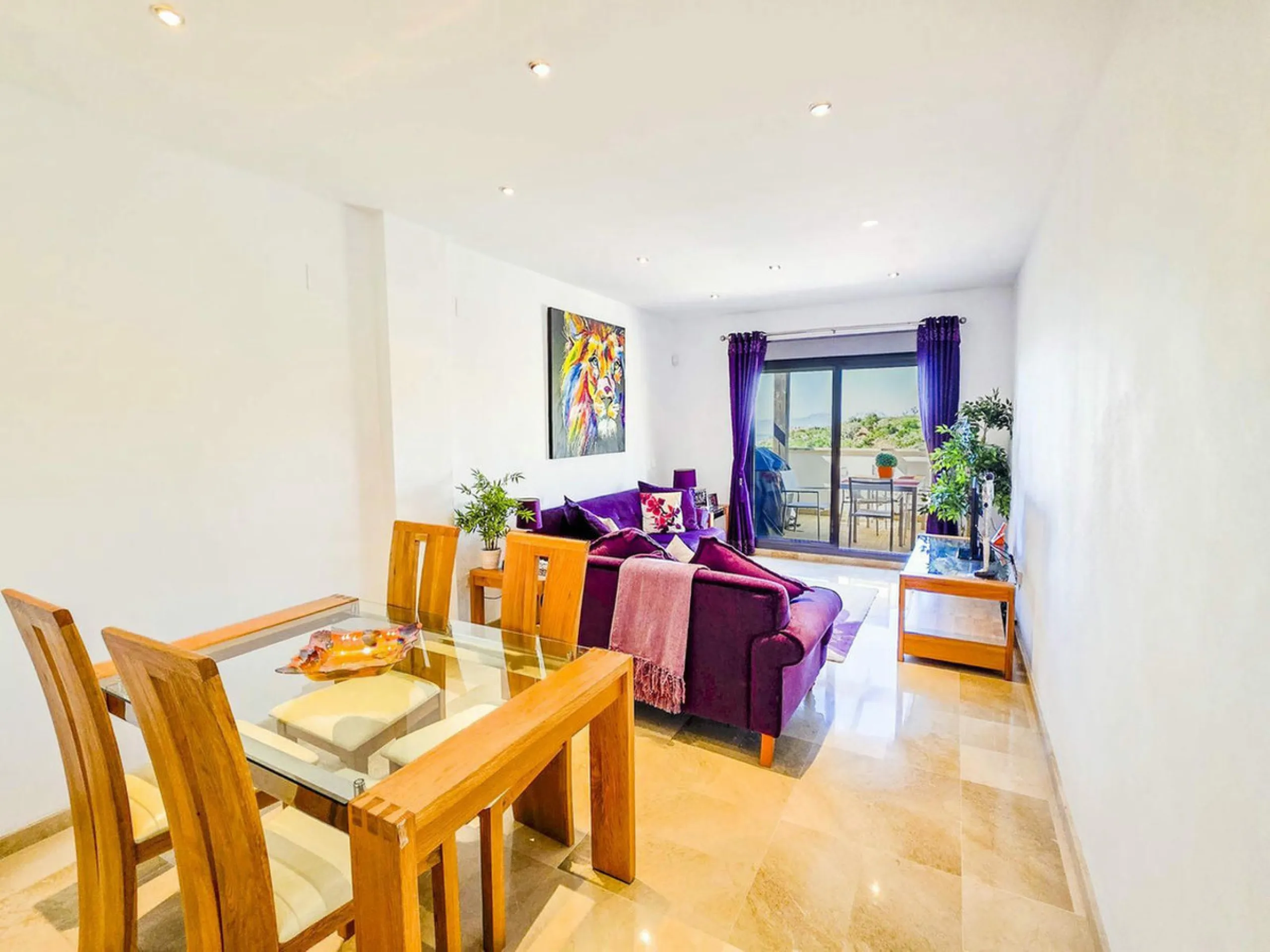 Just minutes from the world-renowned Marina de Sotogrande, in the exclusive Bahía de las Rocas/La Paloma district, lies this elegant residential complex designed for comfort, style, and relaxation.