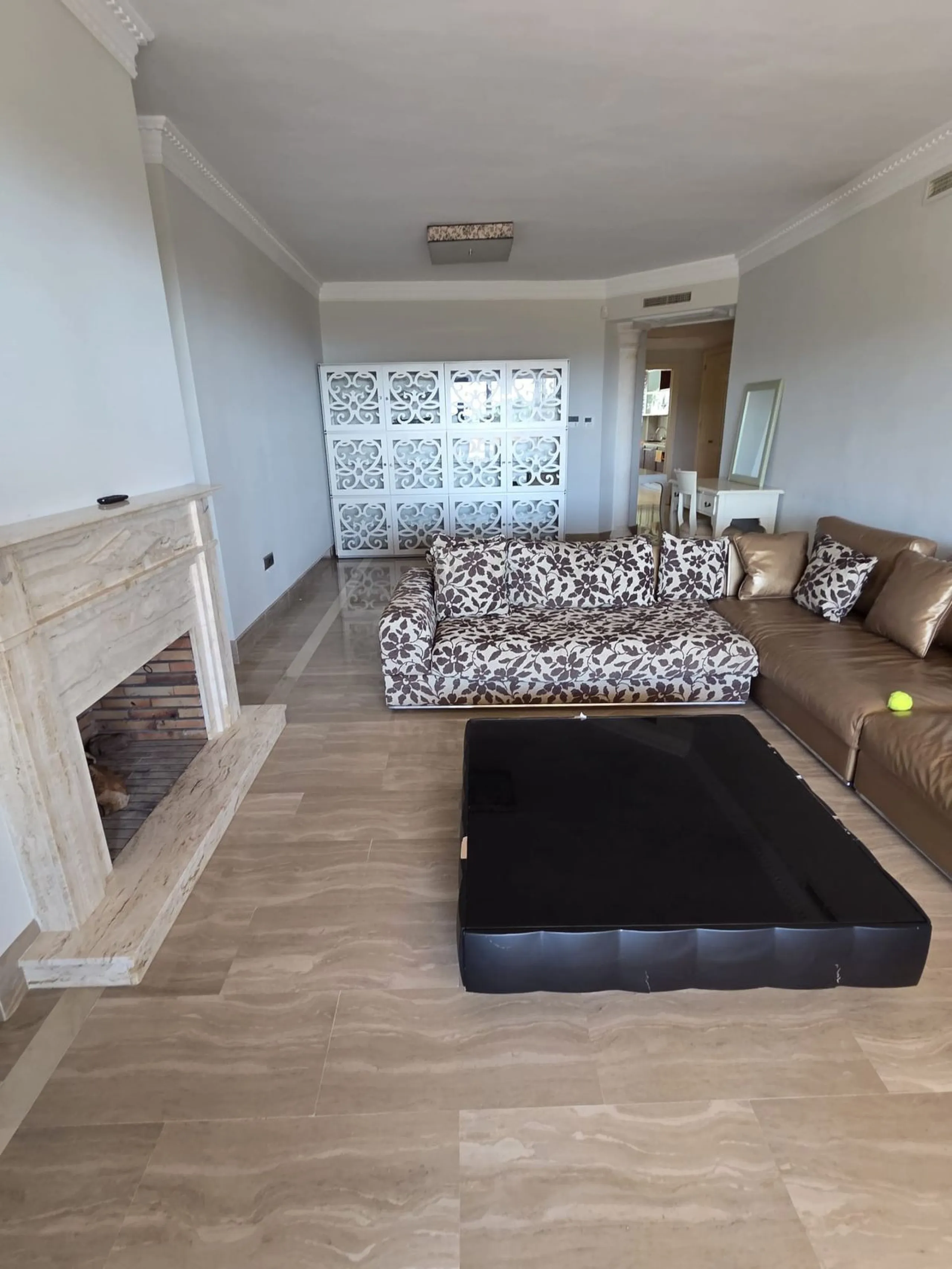 Middle Floor Apartment, Sierra Blanca, Costa del Sol.
