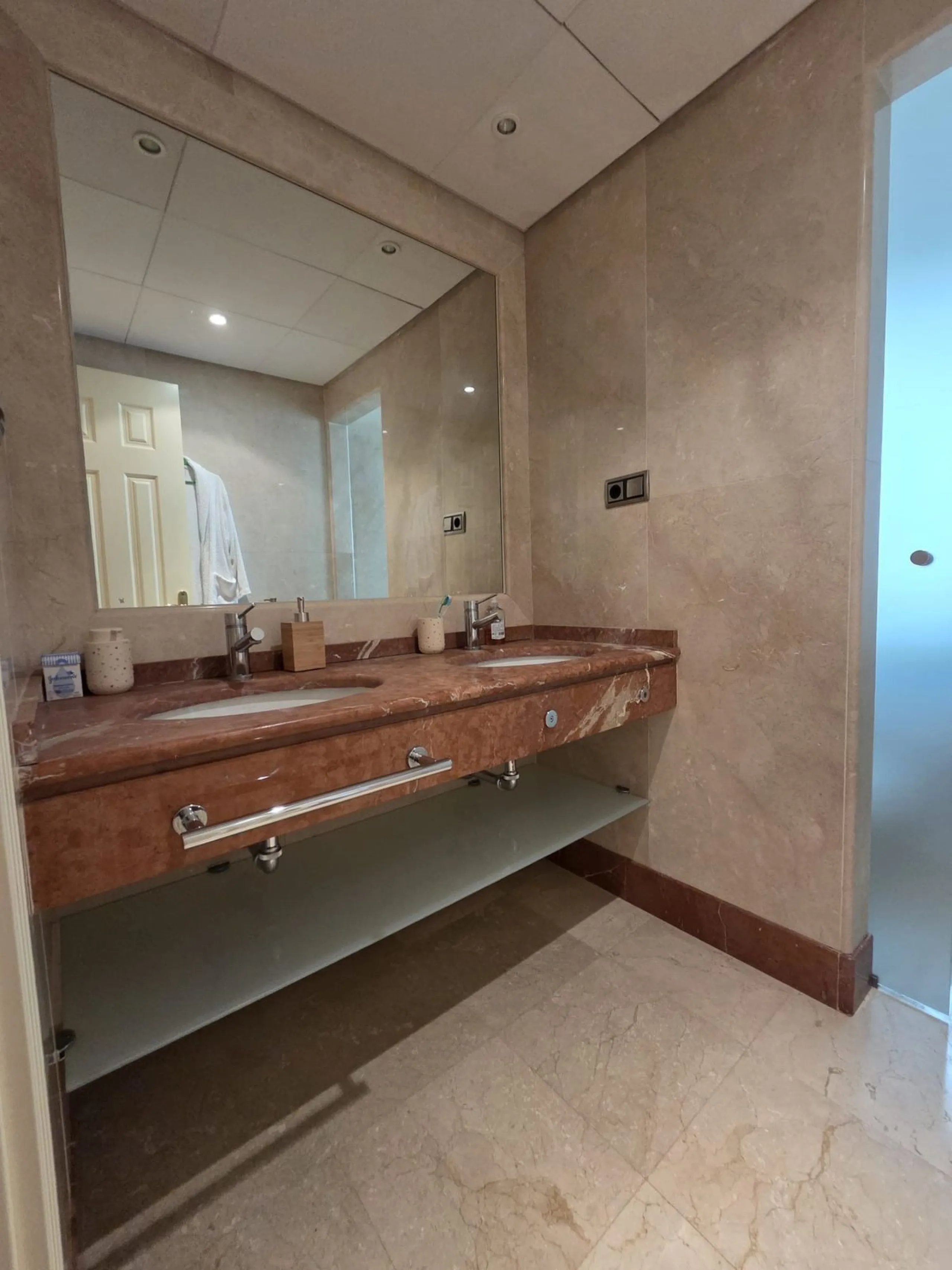 Middle Floor Apartment, Sierra Blanca, Costa del Sol.
