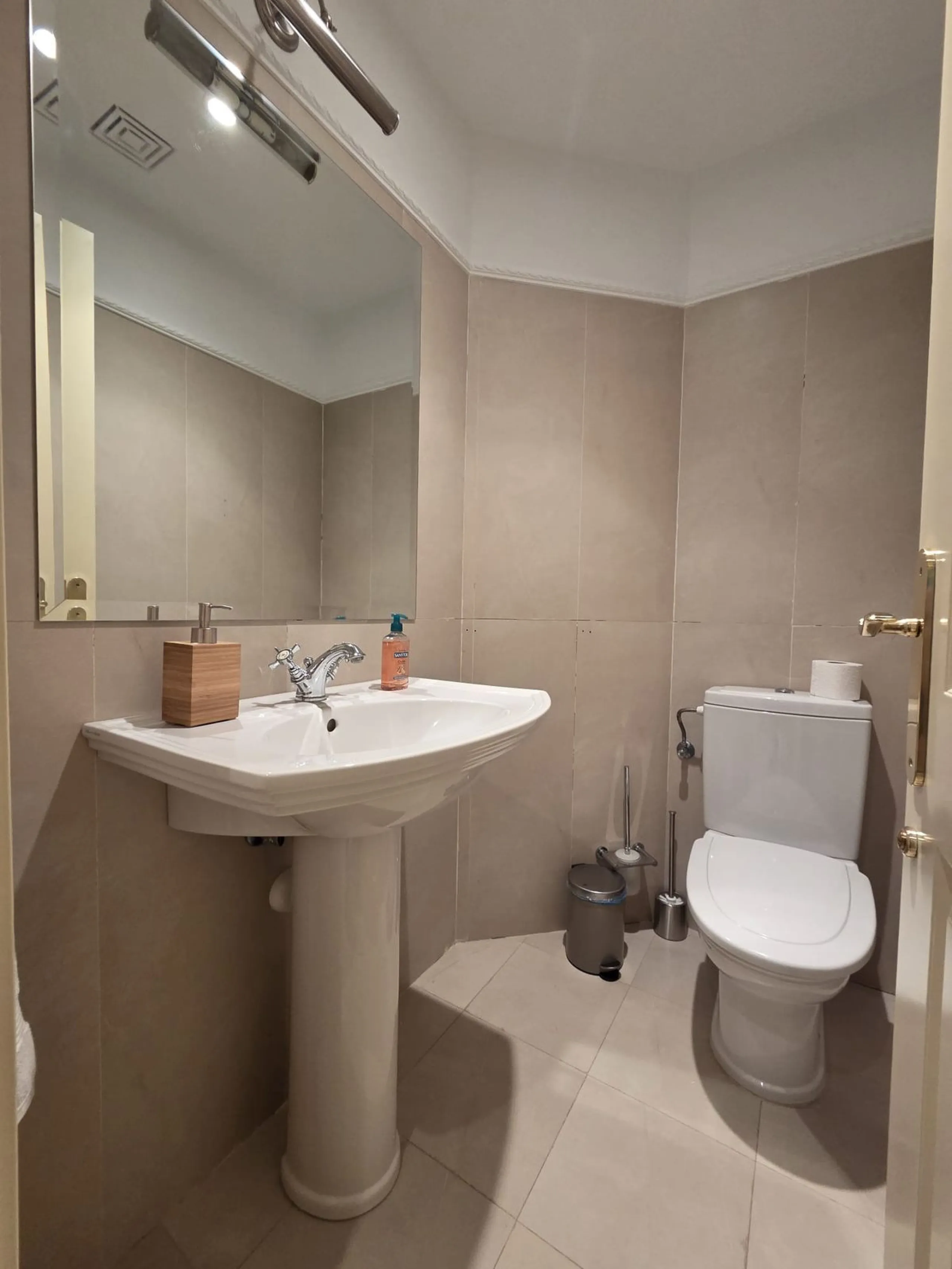 Middle Floor Apartment, Sierra Blanca, Costa del Sol.